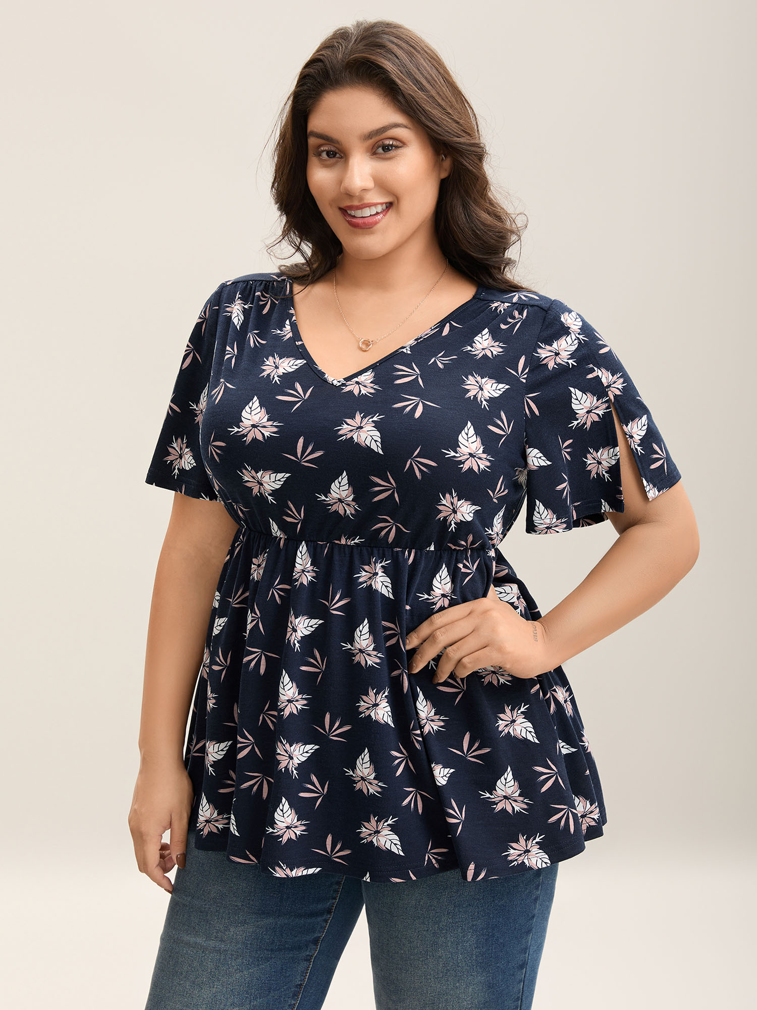 

Plus Size Floral Print Lotus Leaf Sleeve Knit Top Midnight V-neck Short sleeve Elegant Jersey Tops