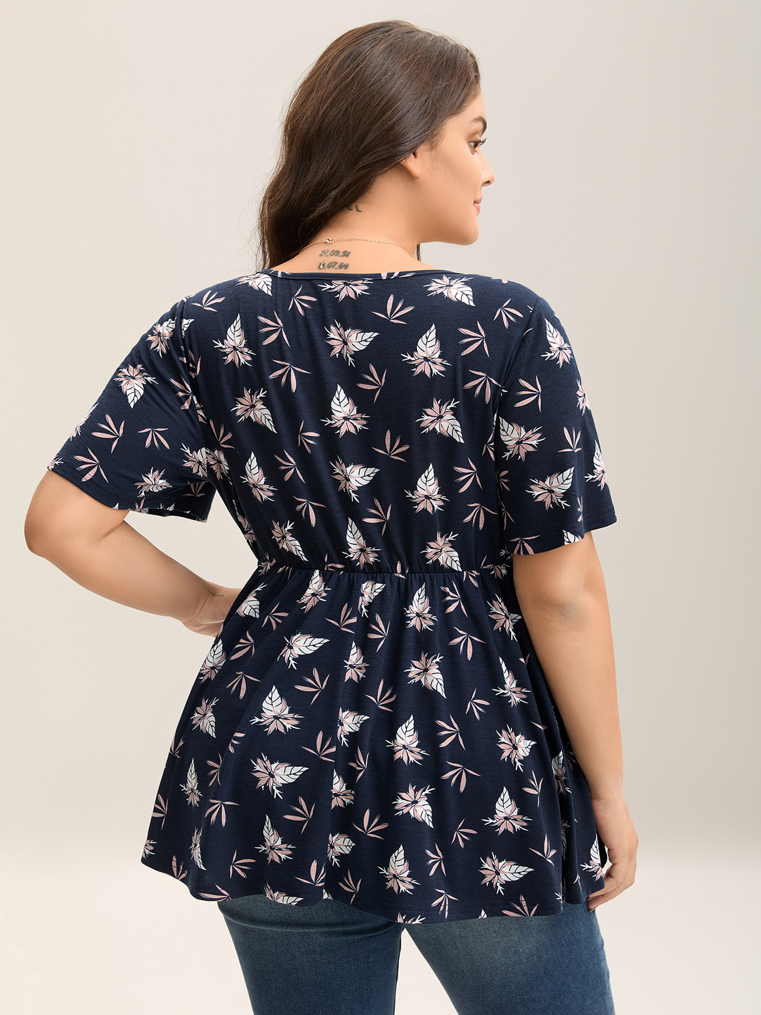 

Plus Size Floral Print Lotus Leaf Sleeve Knit Top Midnight V-neck Short sleeve Elegant Jersey Tops