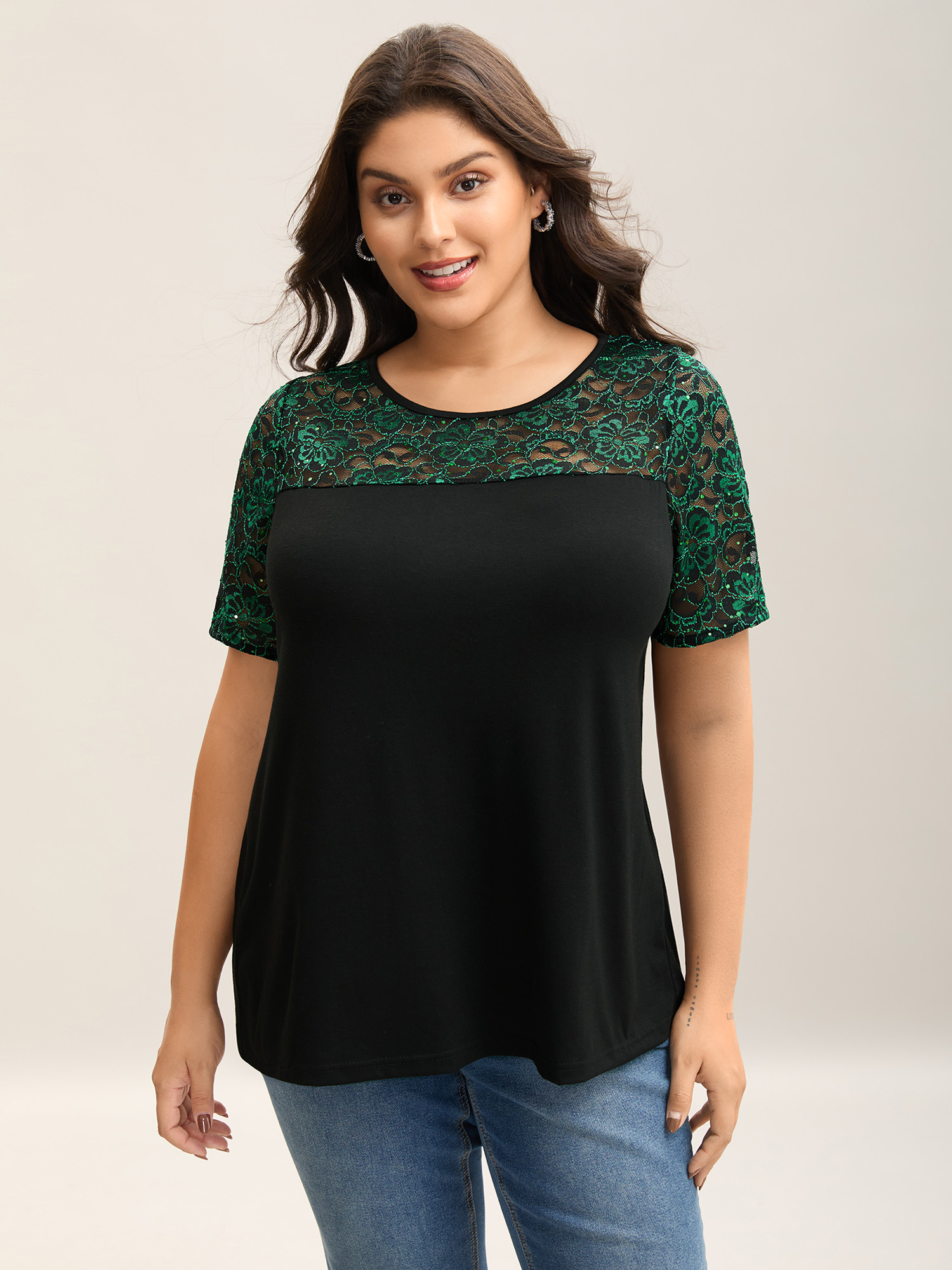 

Plus Size Lace Neck Sequins Color Contrast T-Shirt Black Women Elegant Texture Round Neck Everyday T-shirts BloomChic