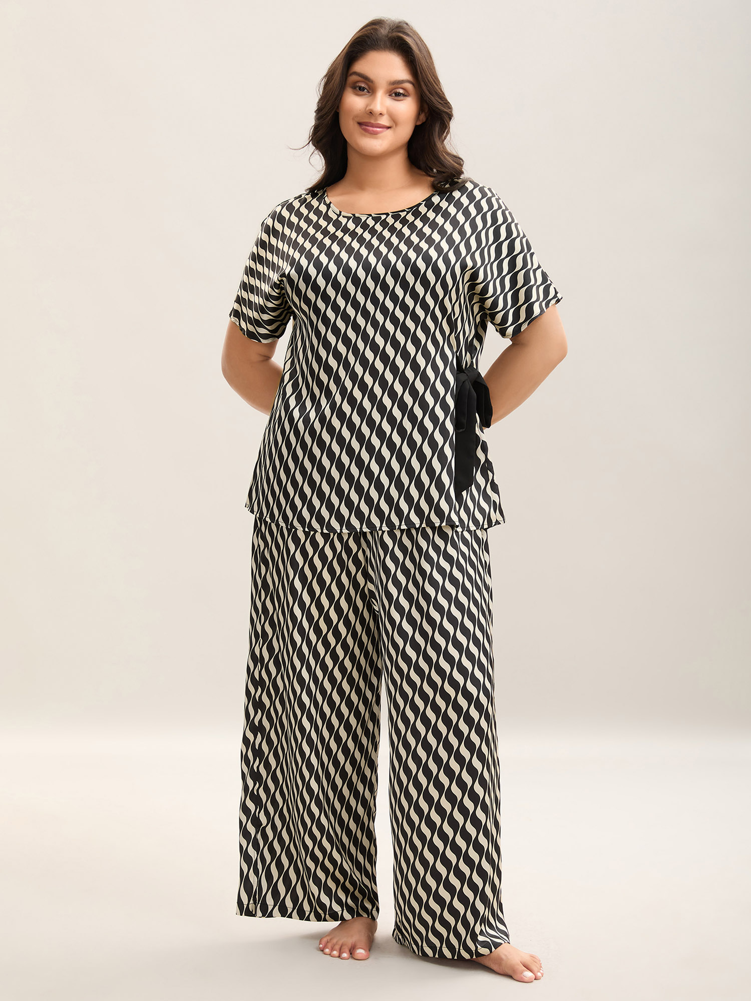 

Plus Size Wavy Print Tied Slit Loungewear Set Women Black Tie knot Short sleeve Boat Neck Elegant Loungewear Sets BloomChic