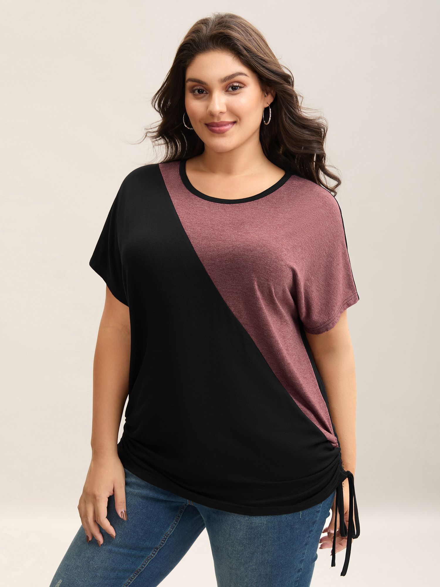 

Plus Size Color Block Ruched Drawstring T-Shirt Black Women Casual Contrast Round Neck Everyday T-shirts BloomChic