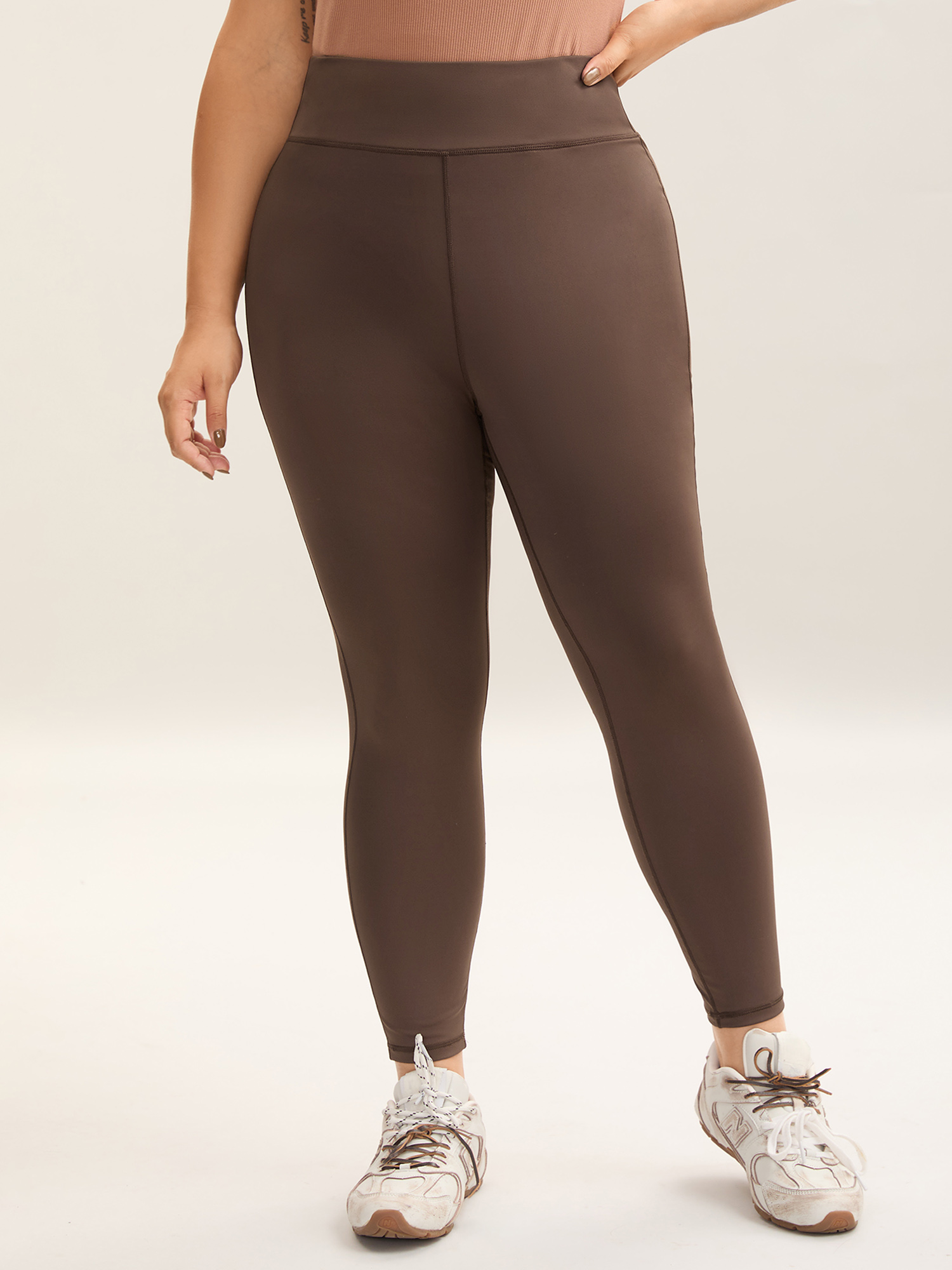 

Plus Size Easy-Wear Mid Rise Skinny-Fit Leggings Women Browncoffeecolor High stretch Skinny High Rise Everyday Leggings BloomChic