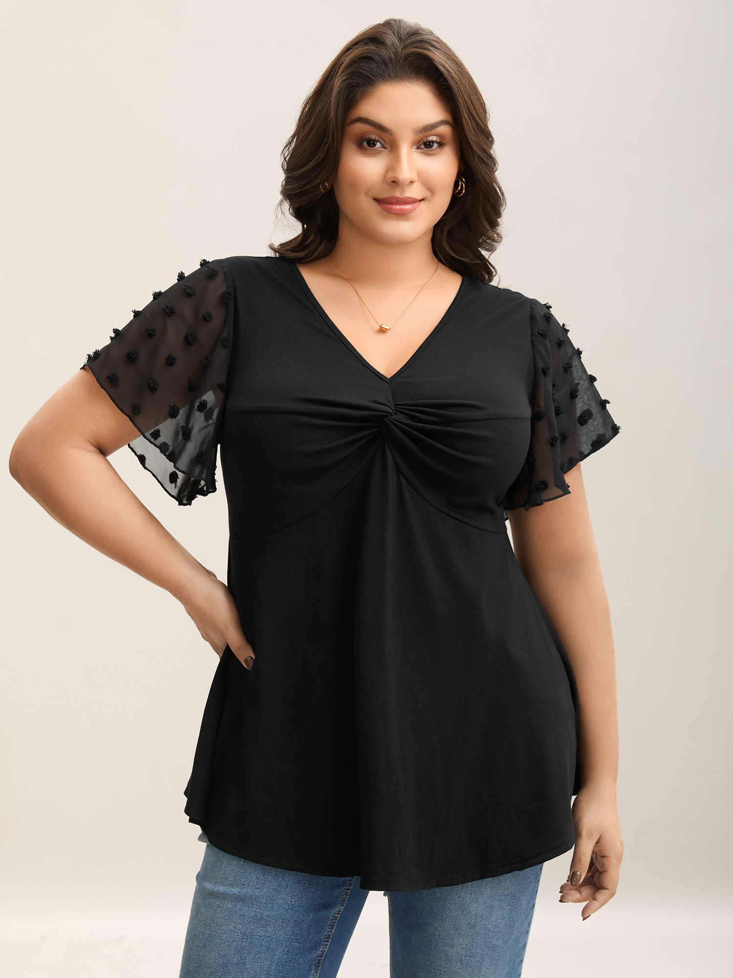 

Plus Size Gathered Front Curvy Hem Spliced Top Black V-neck Short sleeve Jersey Tops