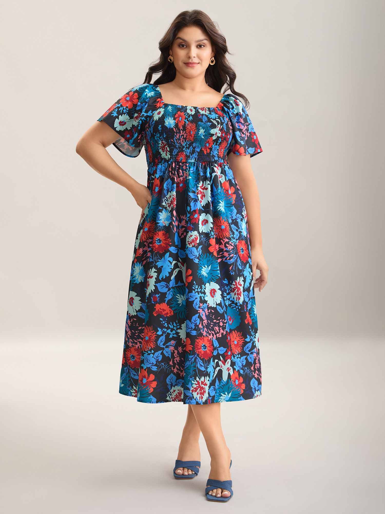 

Plus Size Floral Shirred Square Neck Pocket Midi Dress Indigo Women Elegant Non Square Neck Short sleeve Curvy Midi Dress BloomChic