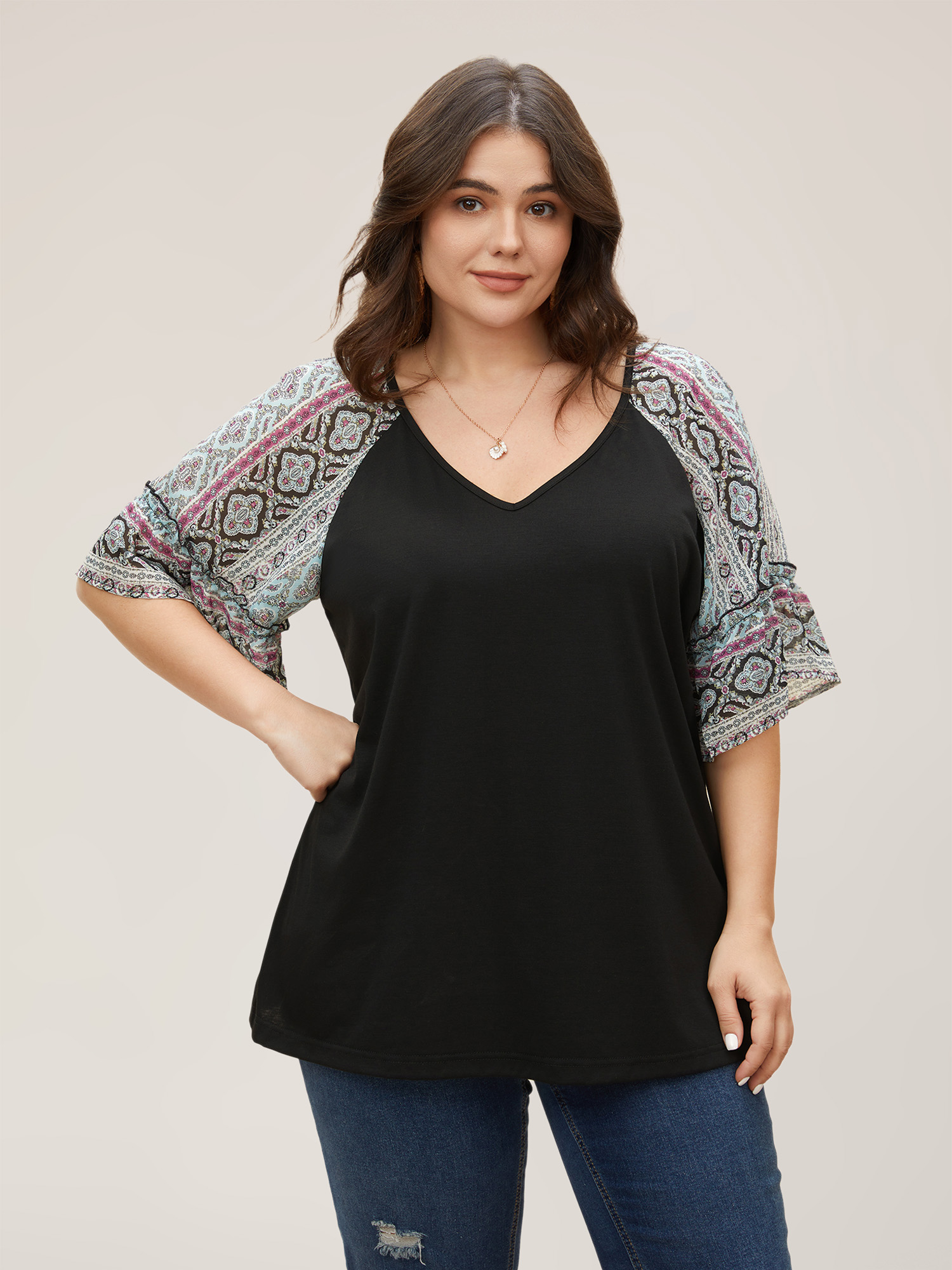 

Plus Size Boho Print Patchwork Raglan Sleeve T-Shirt Black V-neck Half Sleeve Resort Jersey Tops