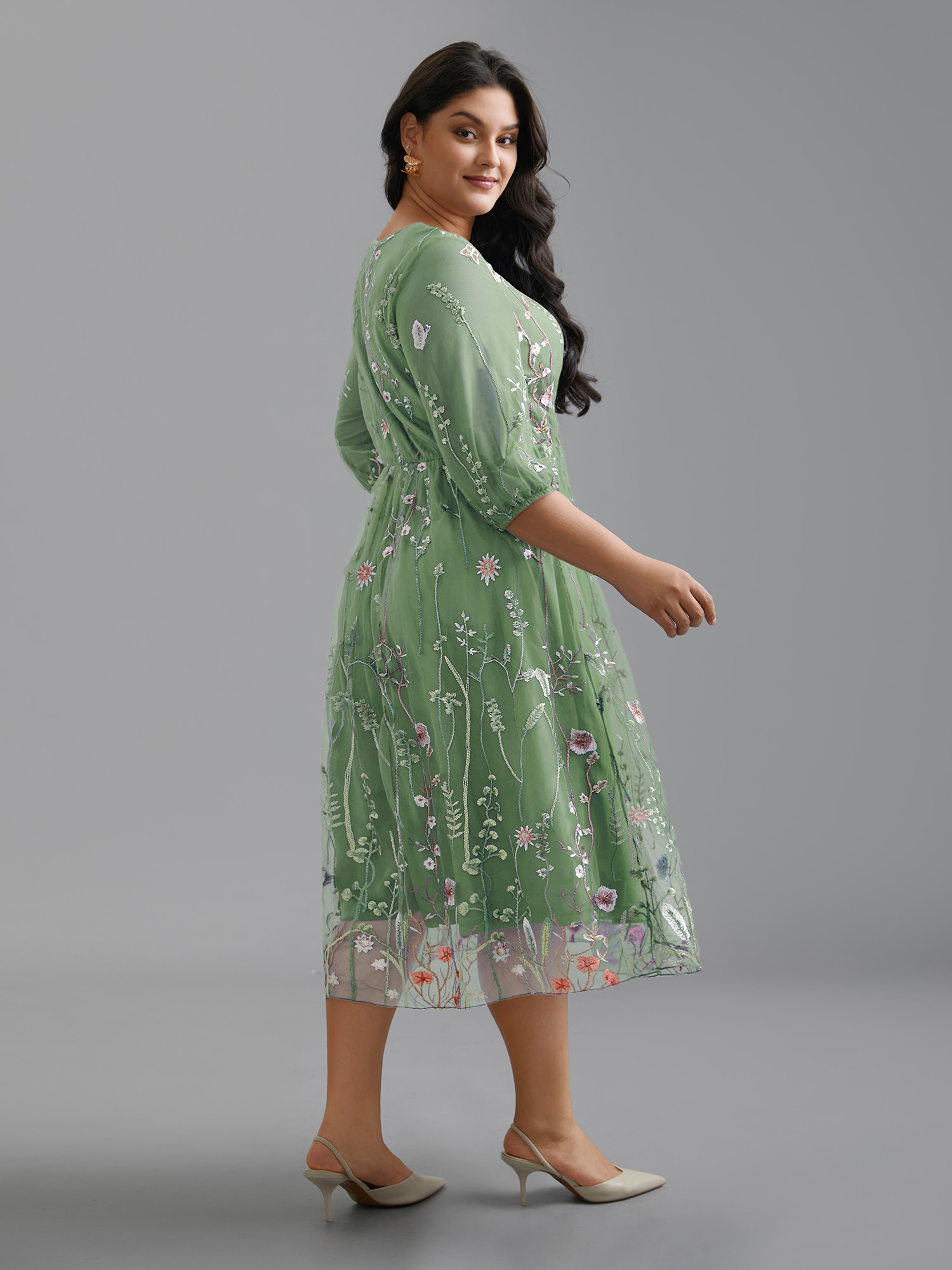 Side view of BloomChic Women's Plus Size Floral Embroidered Elastic Waist Lined Midi Dress Greenbean Party Midi Mesh Panel Round Neck 22-24/3X
