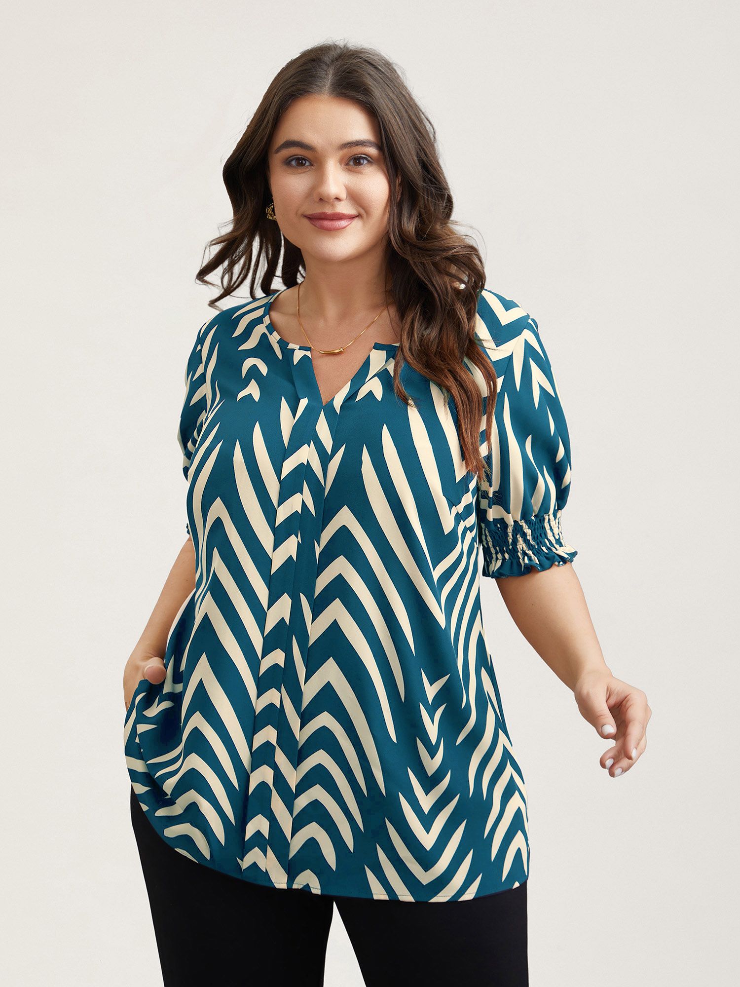 BloomChic Women's Plus Size Geometric Print Ruffled Shirred Blouse Aegean Geometric Office Half Sleeve V-Notch Neck 10/M