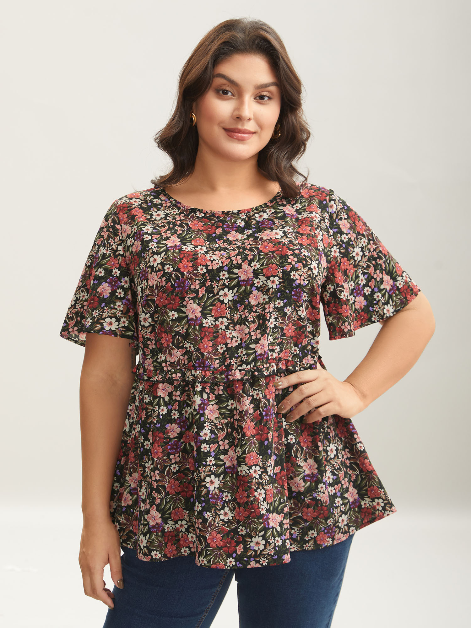 BloomChic Women's Plus Size Floral Ruffled Round Neck Shirt Black Floral Elegant Short sleeve Round Neck 10/M