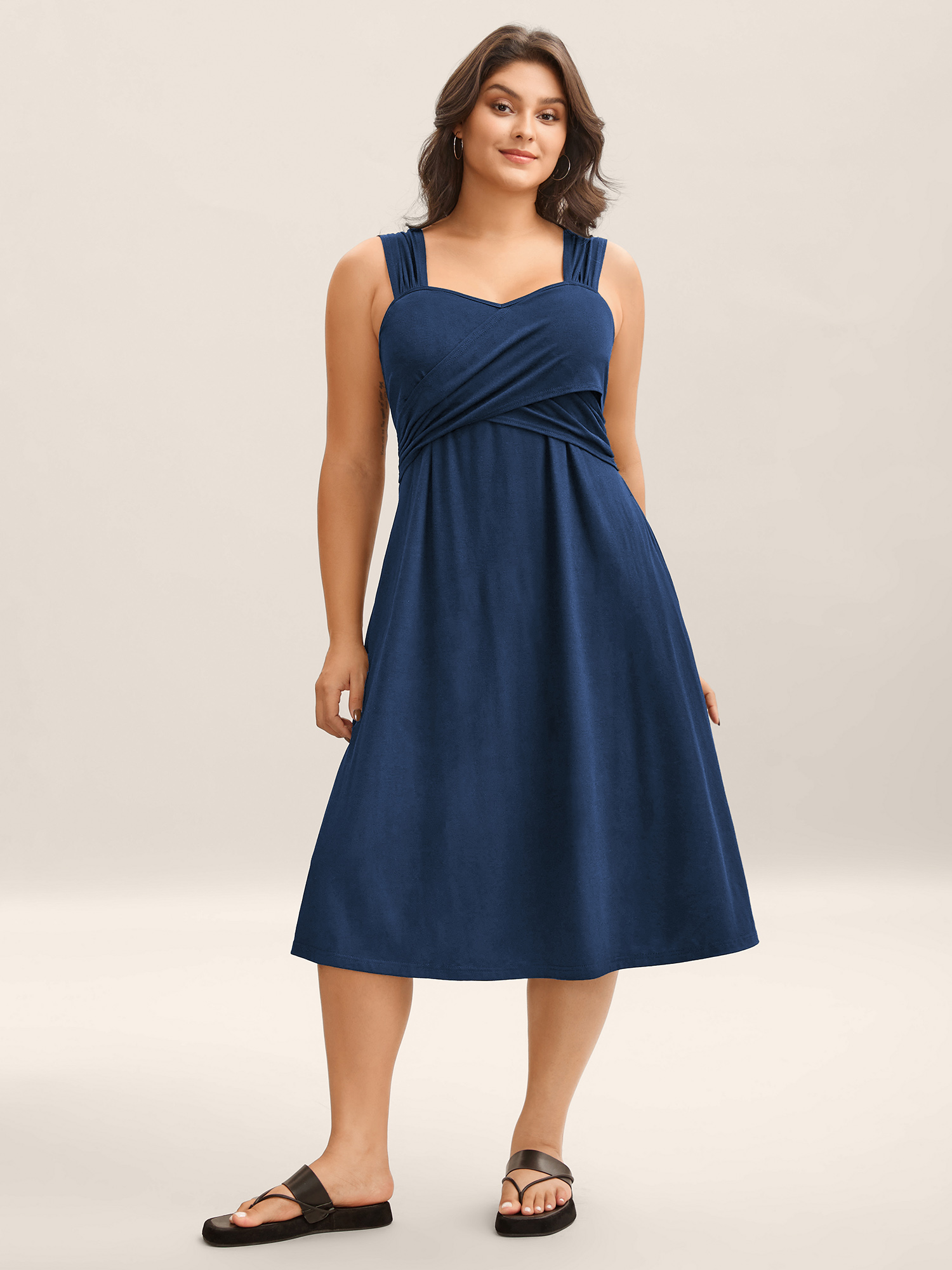 BloomChic Women's Plus Size Crosswrap Bodice Pockets Midi Dress Ocean Cavern Solid Midi Everyday-Elegant Twist 14-16/1X