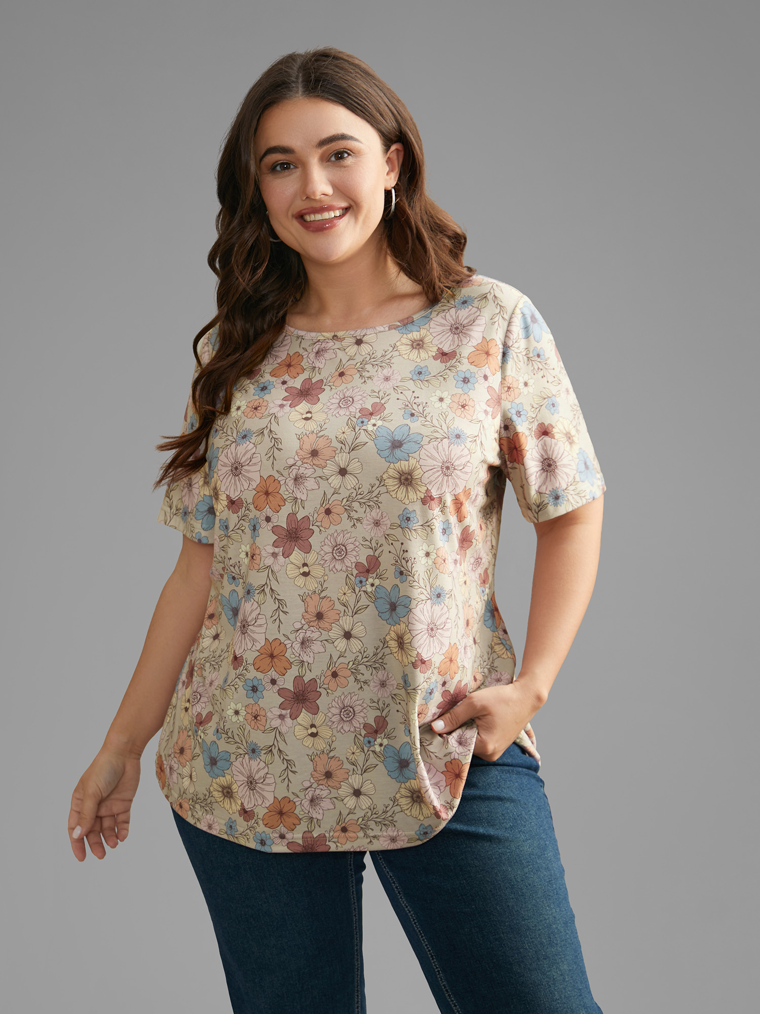 BloomChic Women's Plus Size Crew Neck Floral Print Stretchy T-Shirt Multicolor Ditsy Floral Everyday-Casual Short sleeve Round Neck 22-24/3X