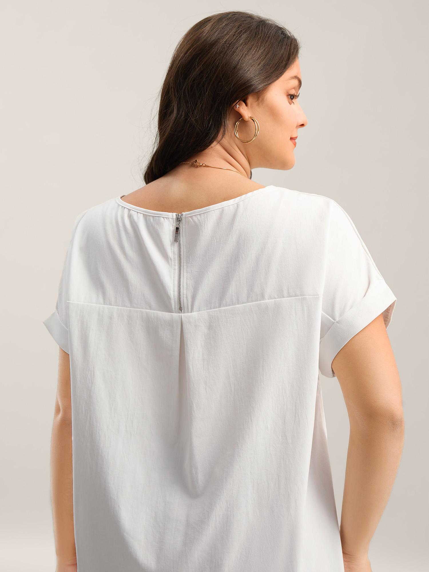 Bloomchic Women's Plus Size Classic Plain Boat Neck Zipper Blouse Whitesmoke Solid Office Short Sleeve Boat Ne