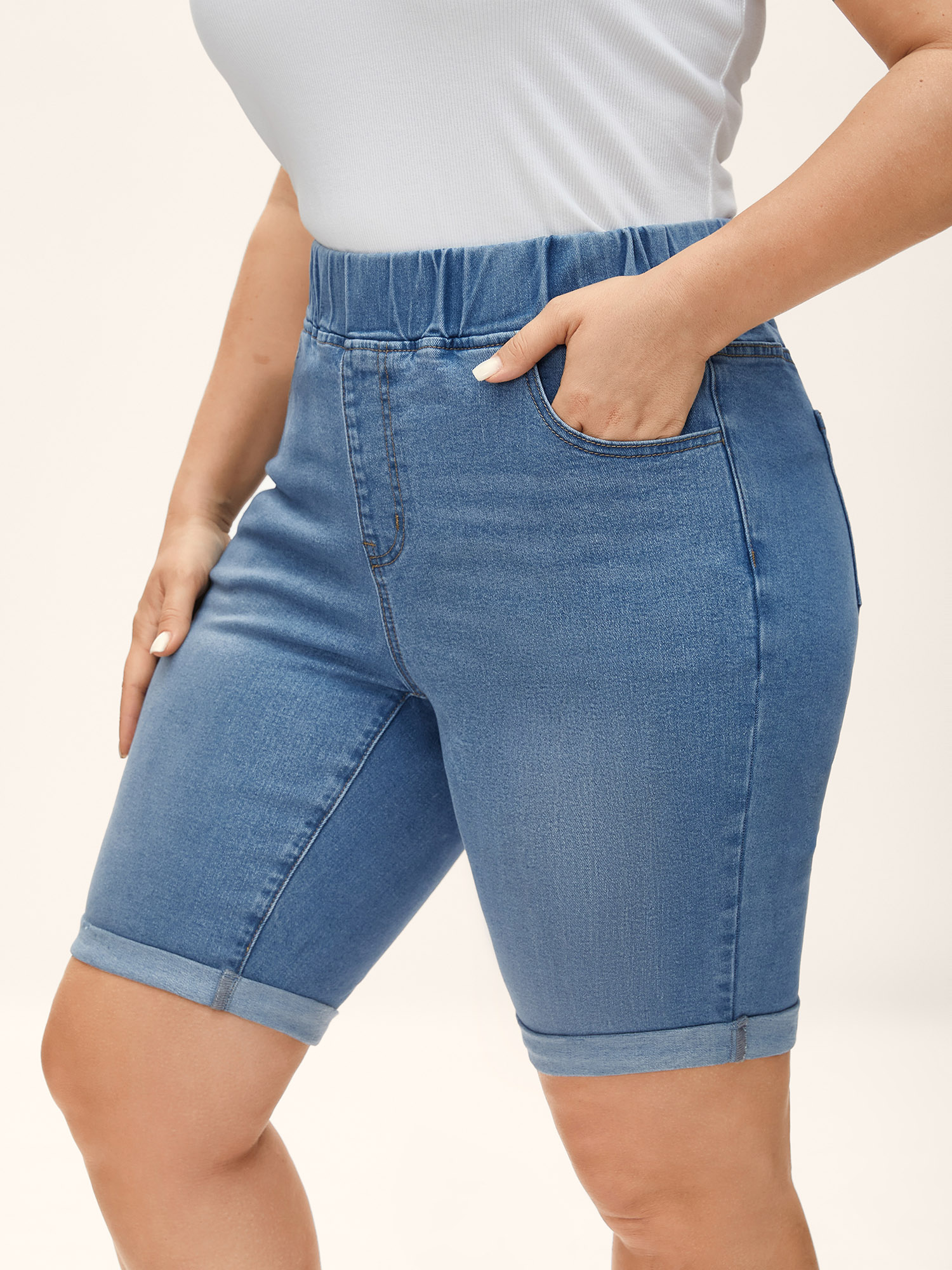 BloomChic Plus Size Pull-On Stretchy Skinny-Fit Denim Shorts - Curve Women's Cashmere Blue High Rise Easy Pull-On Five-Pocket Denim Shorts 14/M