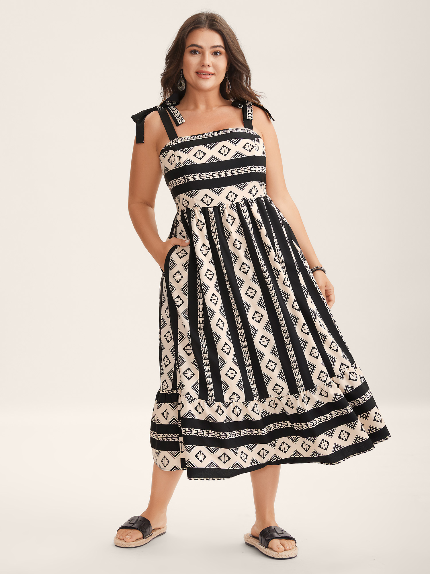 BloomChic Women's Plus Size Boho Stripes Bow Pockets Midi Dress BlackFlower Graphic Midi Vacation Lace-Up 28/5X