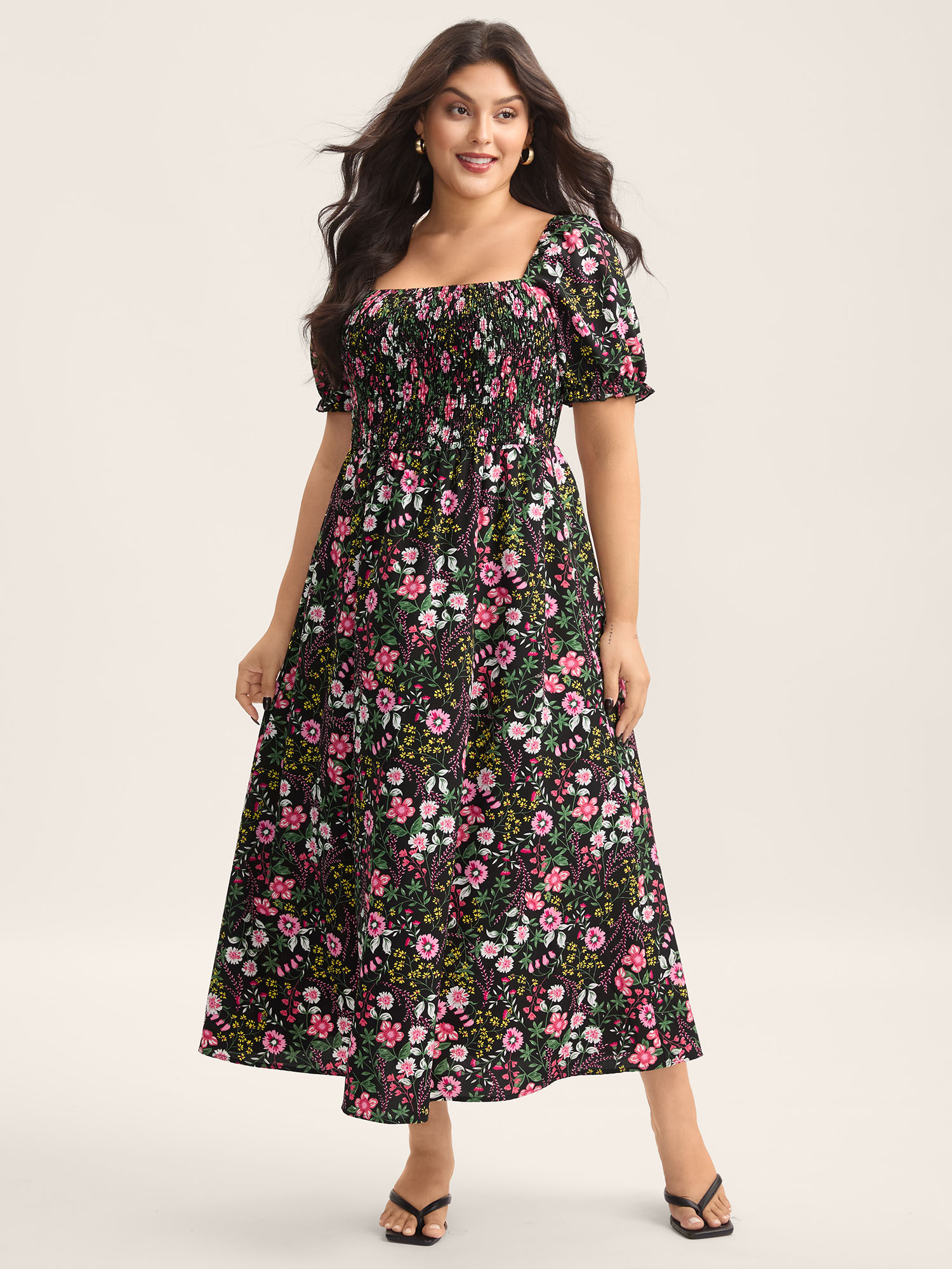 BloomChic Plus Size Shirred Floral Print Pockets Maxi Dress - Curve Ladies Black Elegant Short sleeve Ditsy Floral Side Pocket Daily Dresses 32/5X