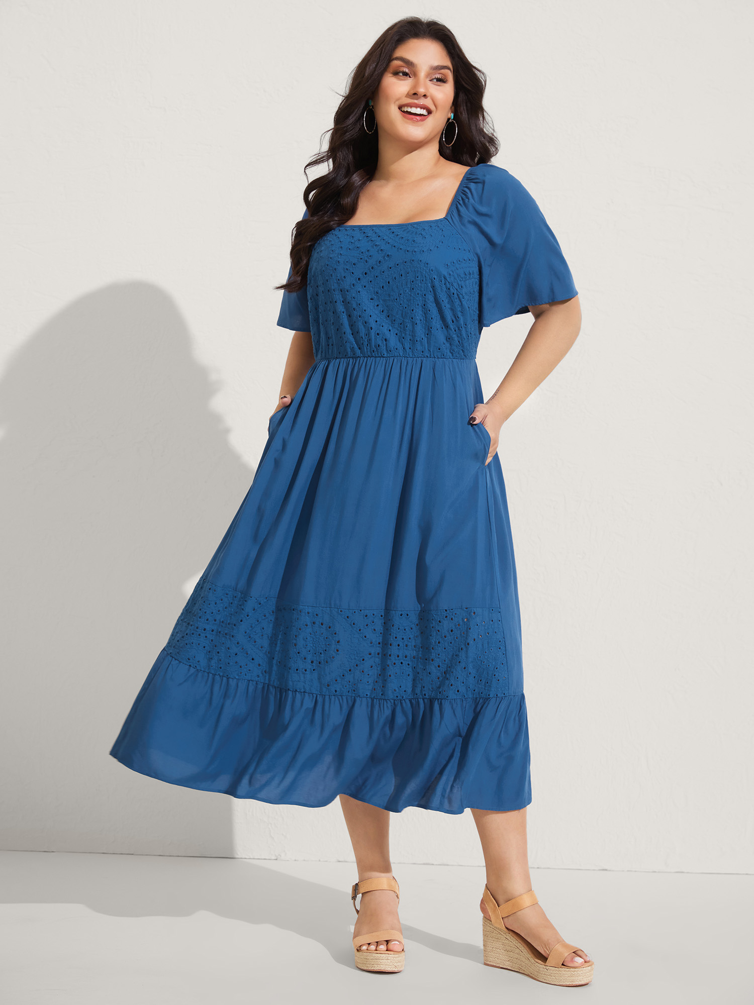 BloomChic Women's Plus Size Rayon Lace Pleated Tiered Midi Dress Dazzling Blue Solid Midi Vacation Patchwork 28/5X