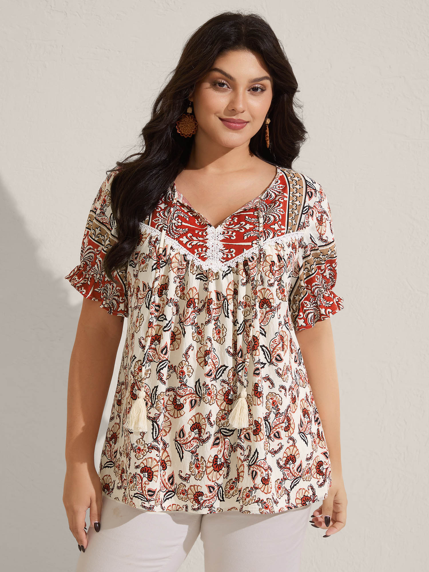 BloomChic Women's Plus Size Boho Floral Print Neck Tassels Blouse Crimson Ethnic Floral Vacation Short sleeve Tie-Neck 10/M