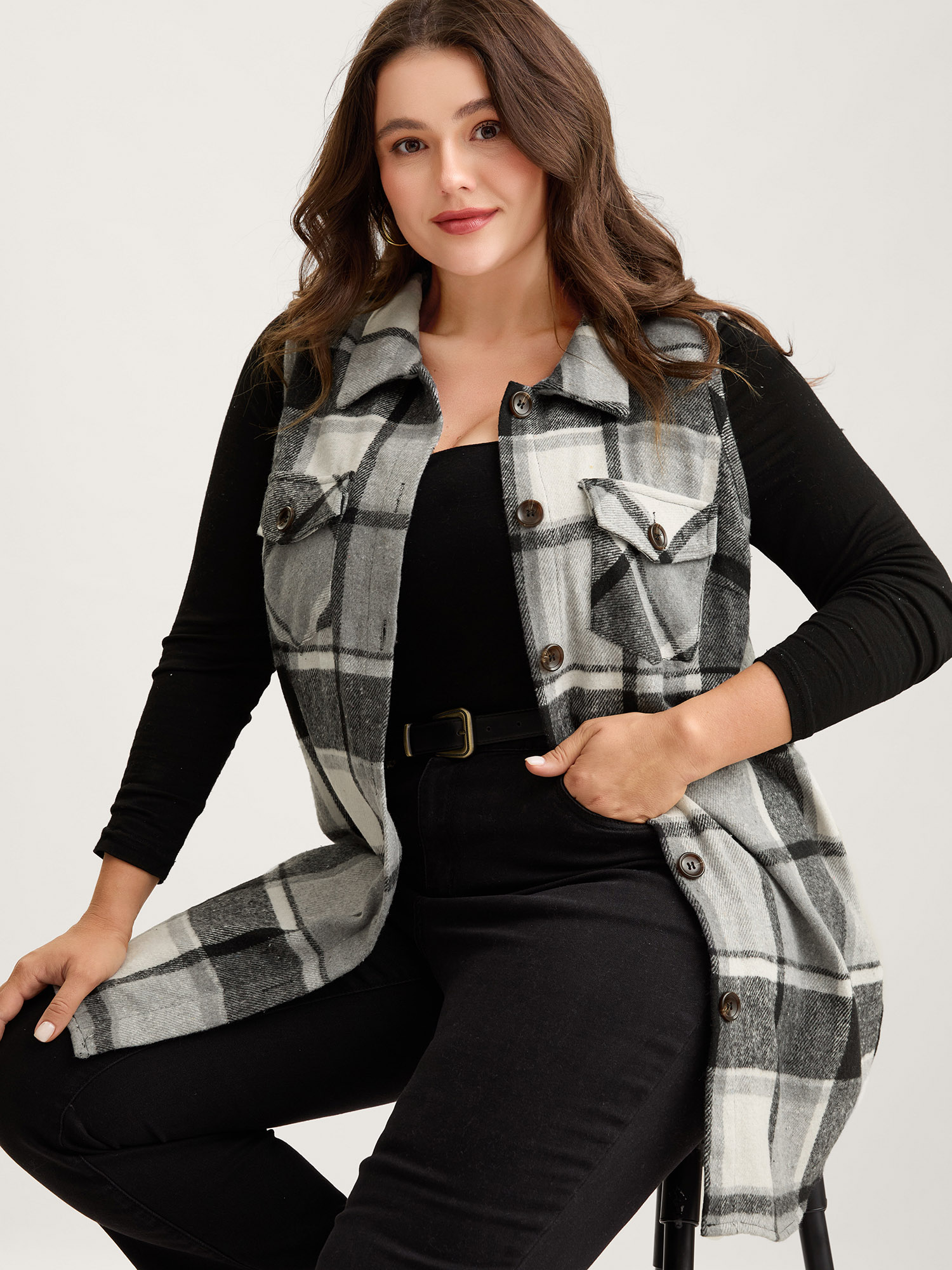 BloomChic Women's Plus Size Plaid Button‑Front Sleeveless Jacket Black Button Front Straight fit 10/M