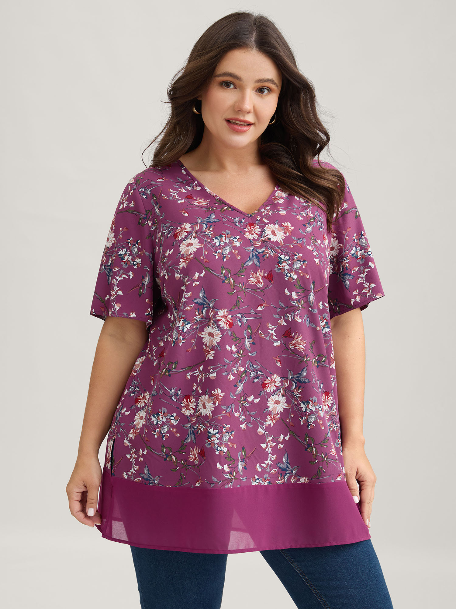 BloomChic Women's Plus Size Garden Print Spliced V-Neck Blouse Deeppurplered Floral Everyday-Elegant Short sleeve V-Neck 10/M