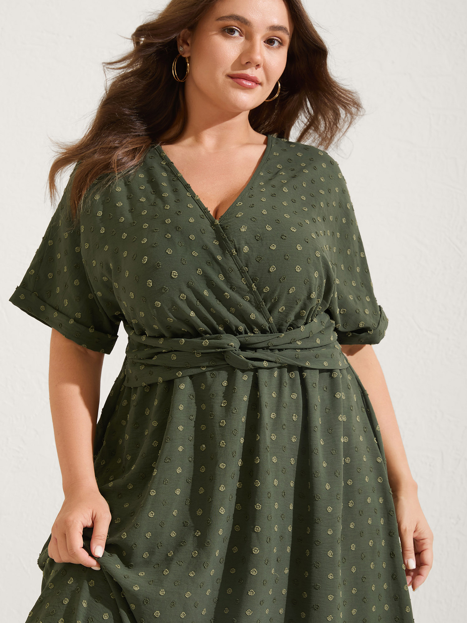 BloomChic Women's Plus Size Textured Pleated Twist Waist Midi Dress ArmyGreen Synthetic texture Midi Vacation Overlapping 14-16/1X
