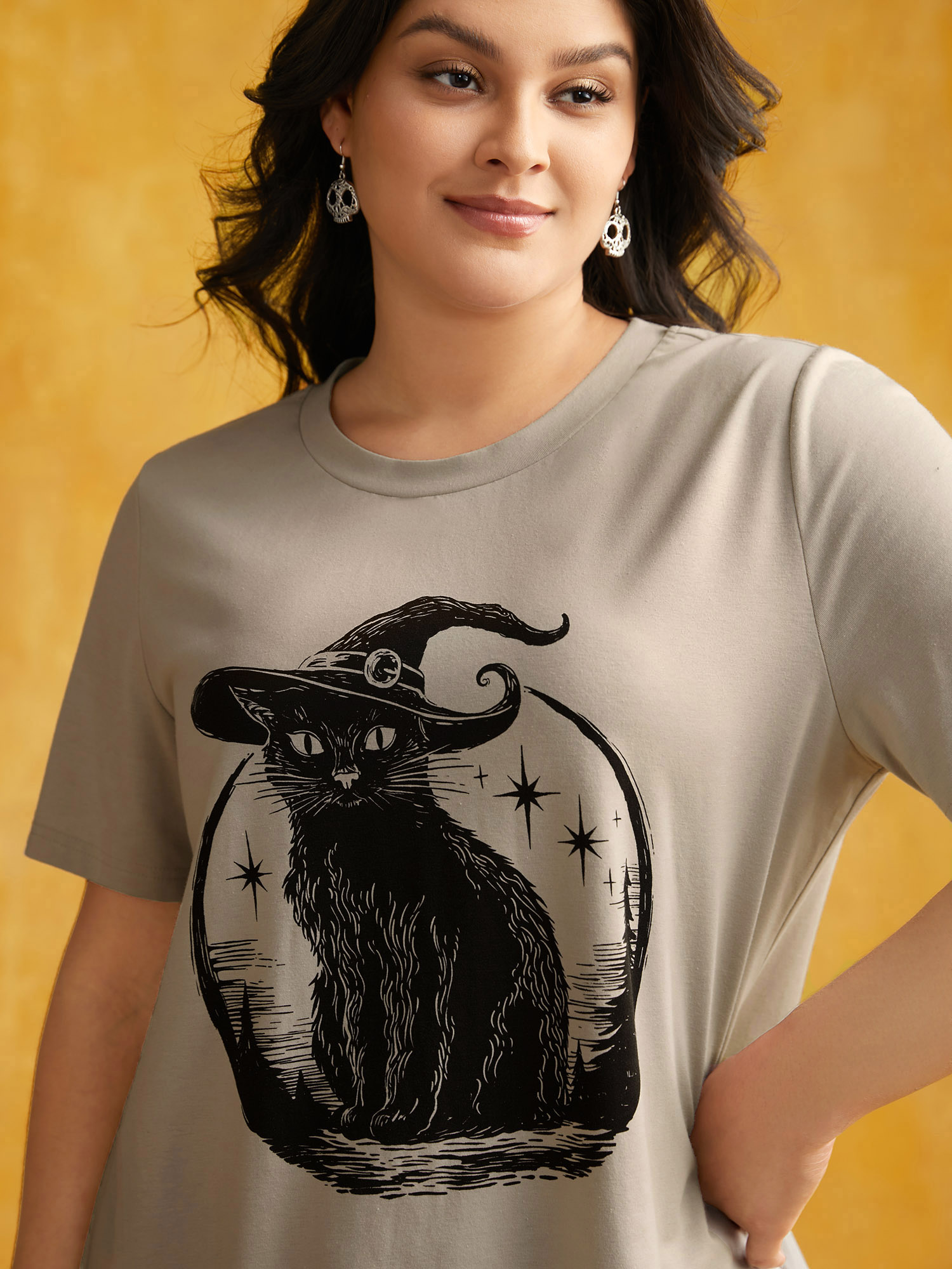 BloomChic Women's Plus Size Bewitched Cat Printed Crew Neck T-shirt Champagne Everyday-Casual Short sleeve 12/L