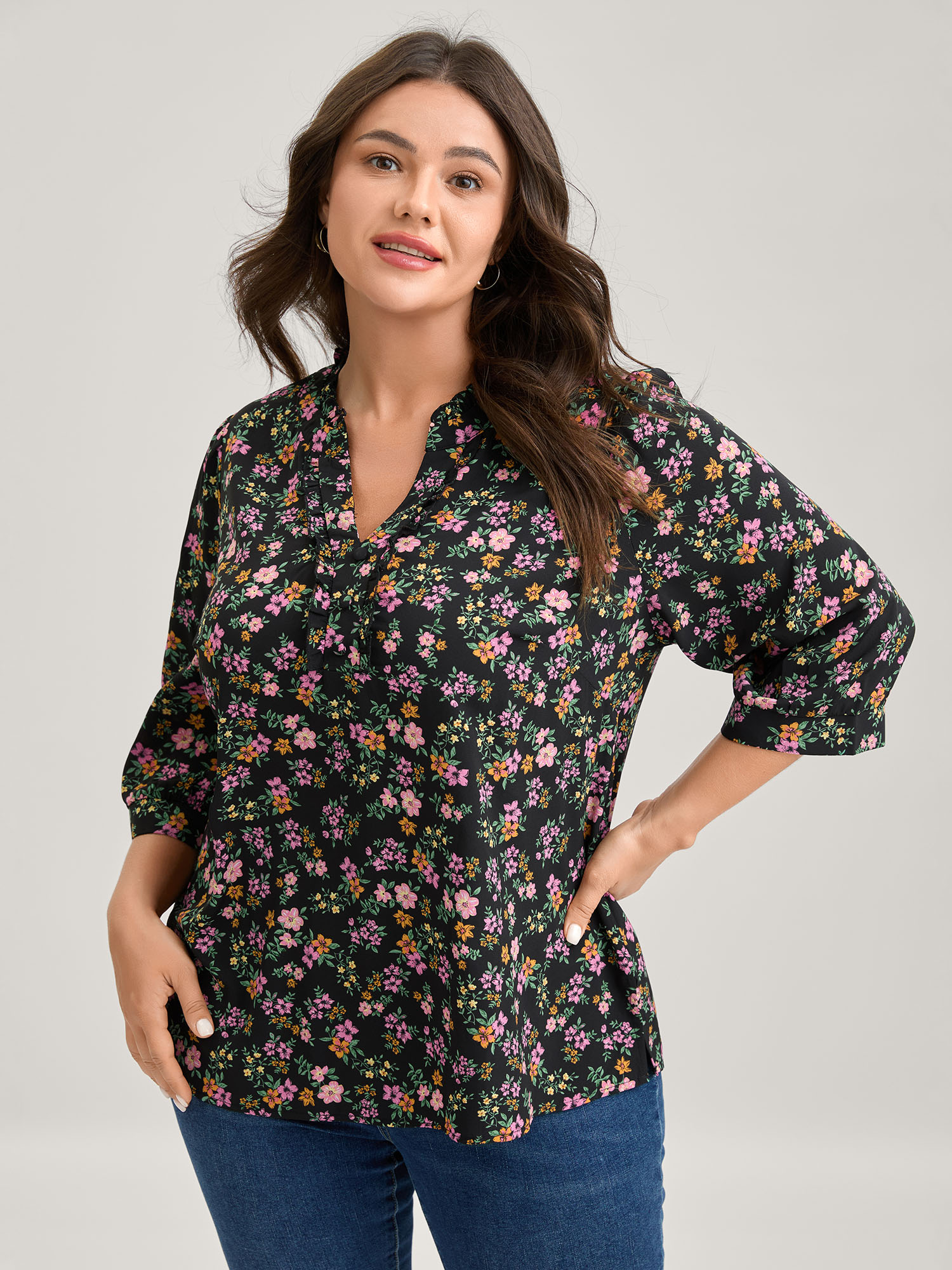 BloomChic Women's Plus Size Floral Print Ruffled Neckline Flowy Blouse Black Ditsy Floral Everyday-Elegant 3/4 Sleeve 30/6X