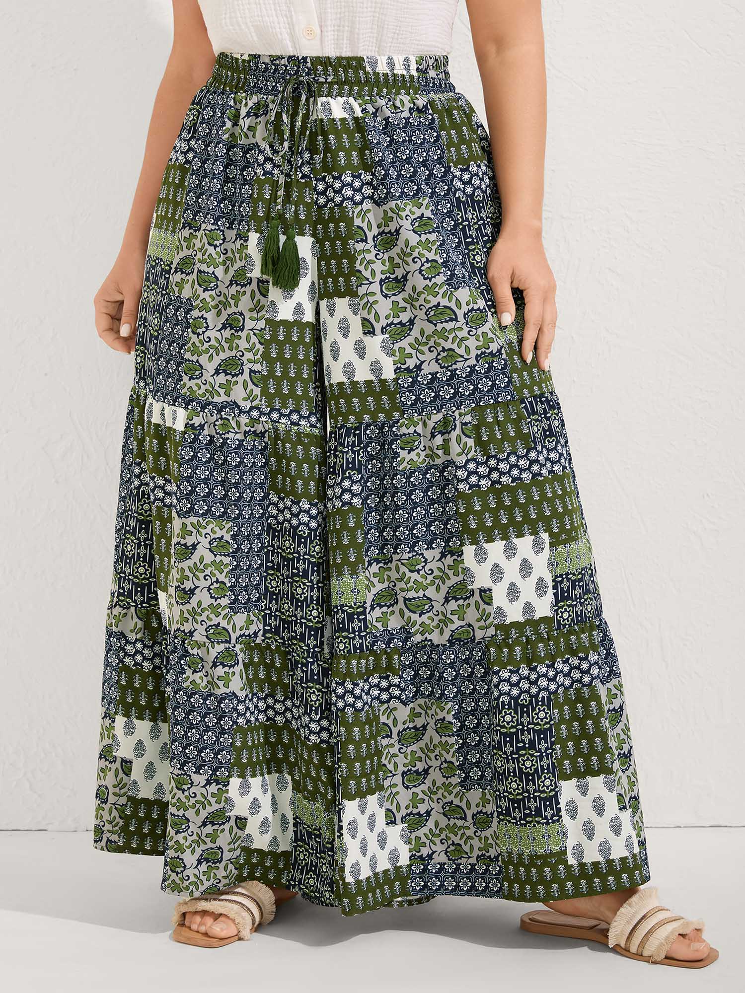 BloomChic Women's Plus Size Floral Collage Drawstring Wide-Leg Pants Moss Graphic Wide leg Mid Rise 10/M