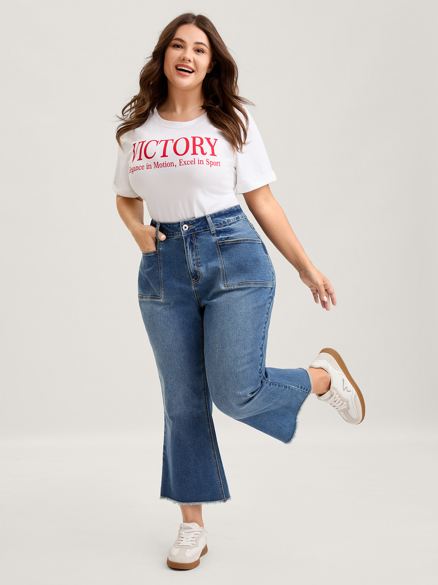 BloomChic Women's Plus Size Retro Wash Flared Hem Pockets Jeans Midblue Pocket Wide leg Medium stretch 10/M
