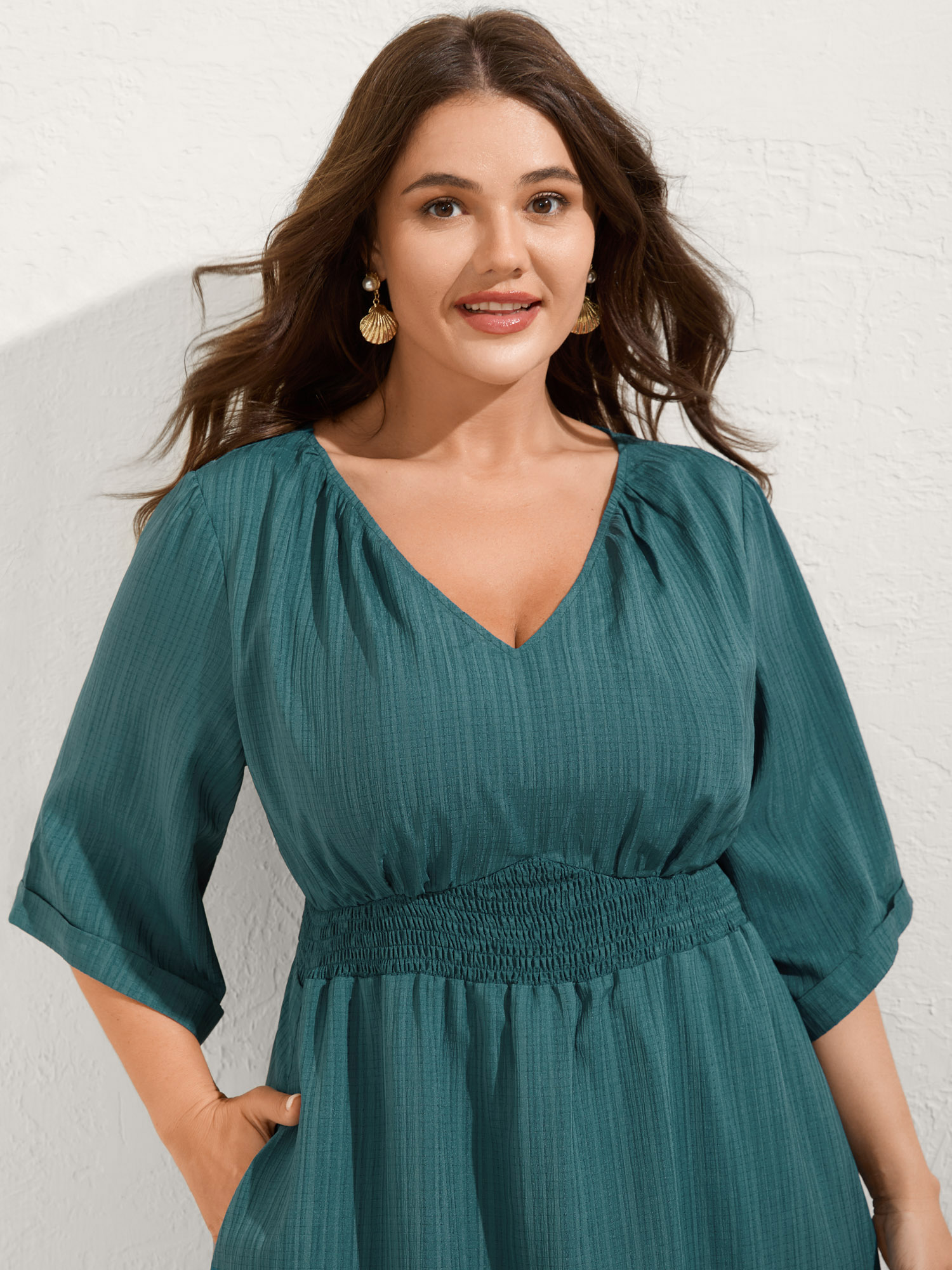 BloomChic Women's Plus Size Textured Shirred-Waist Adjustable Pockets Midi Dress Teal Maxi Vacation Texture 18-20/2X