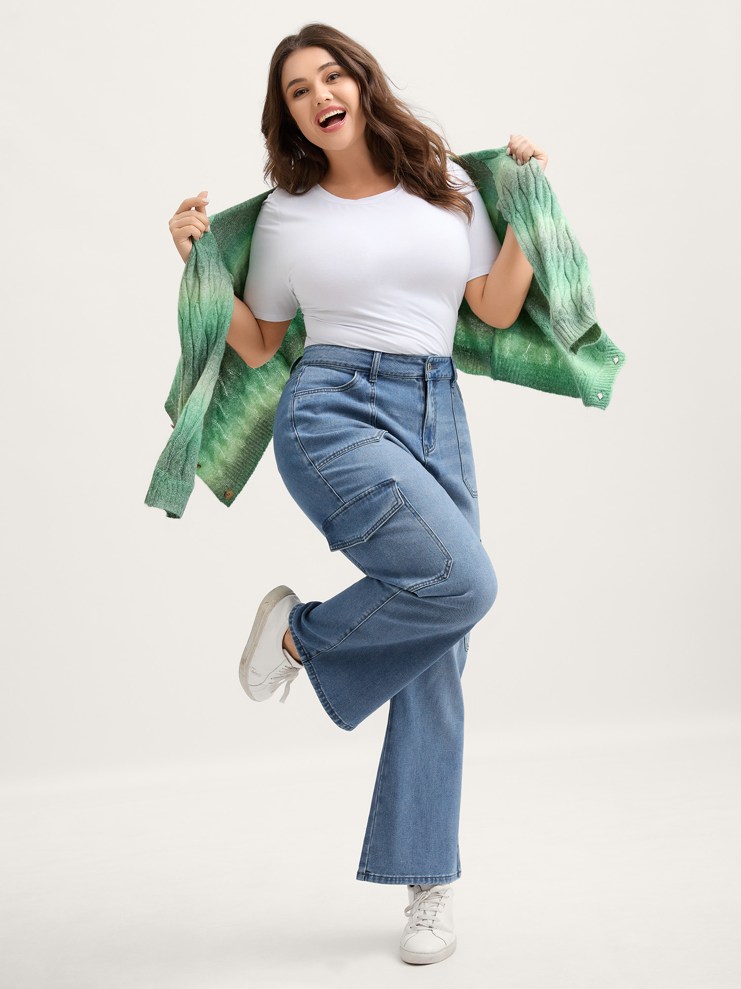 BloomChic Women's Plus Size Retro Wash Flared Hem Jeans Bluevintage Pocket Flared High stretch 10/M