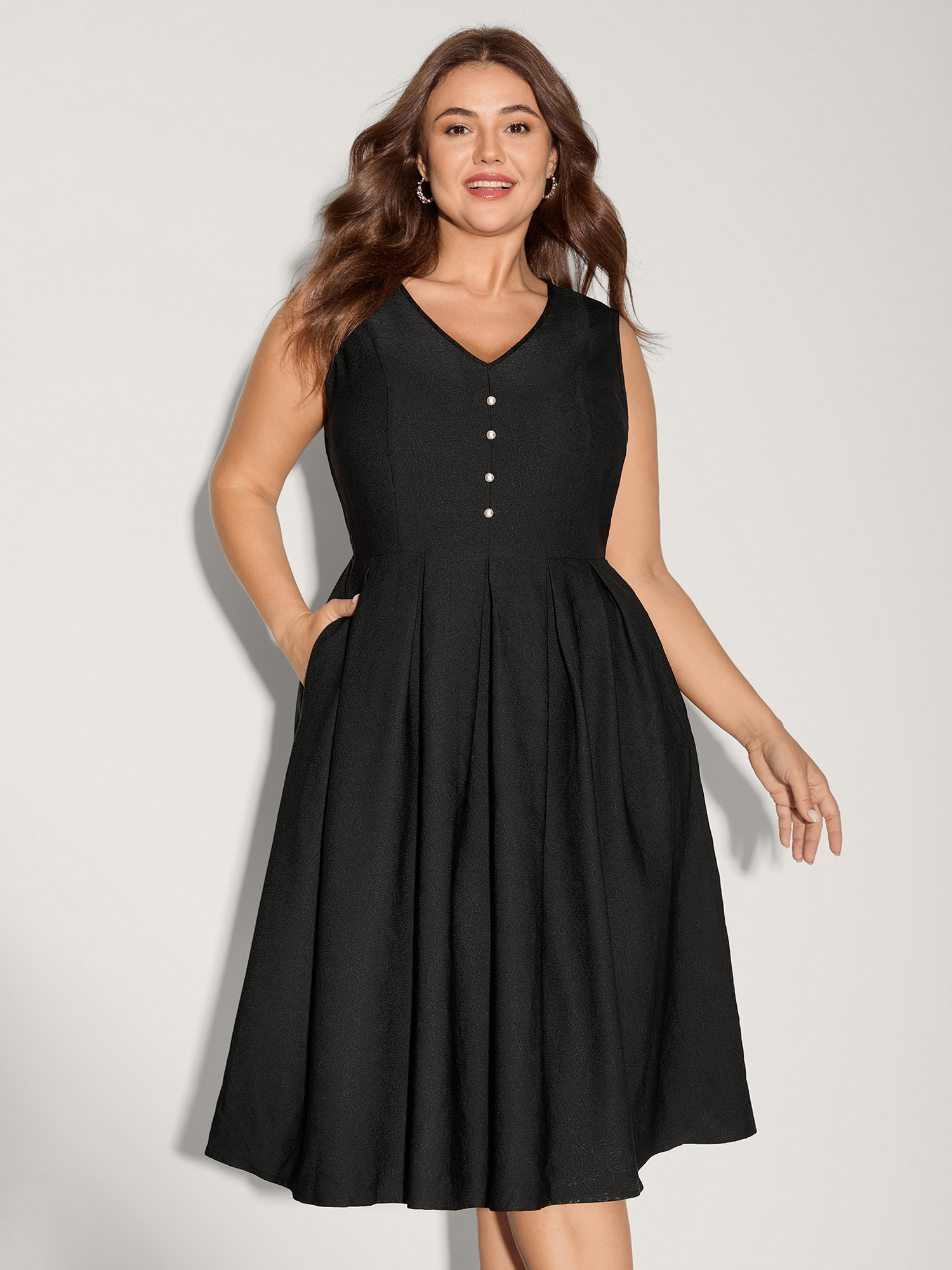 BloomChic Women's Plus Size Textured Waist-Cut Pleated Solid Midi Dress Black Party Midi Elastic Waist 22-24/3X-image-47282709069994