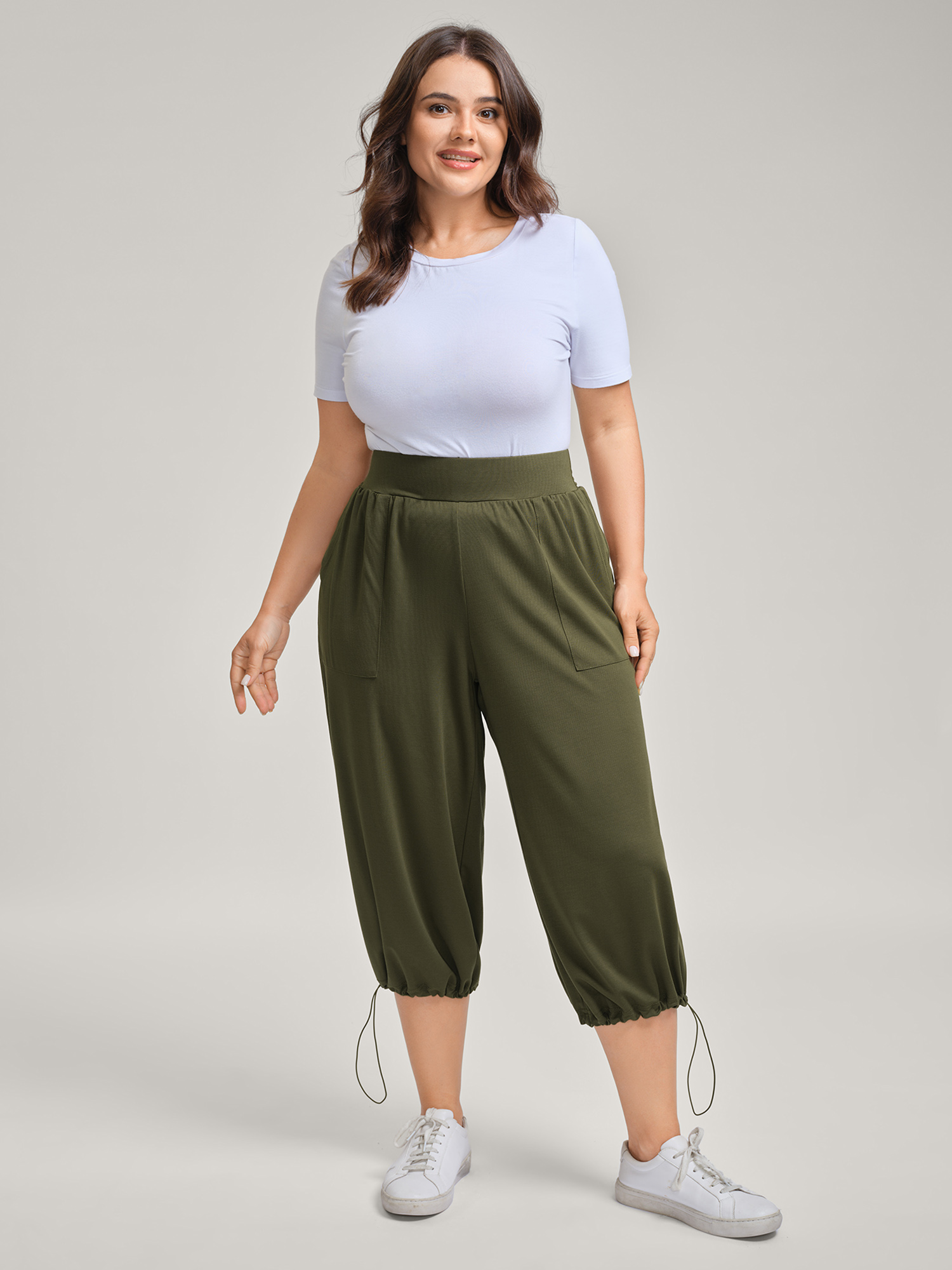BloomChic Women's Plus Size Stretchy Adjustable Cuffs Wide-Leg Pants ArmyGreen Wide leg Mid Rise 18-20/2X