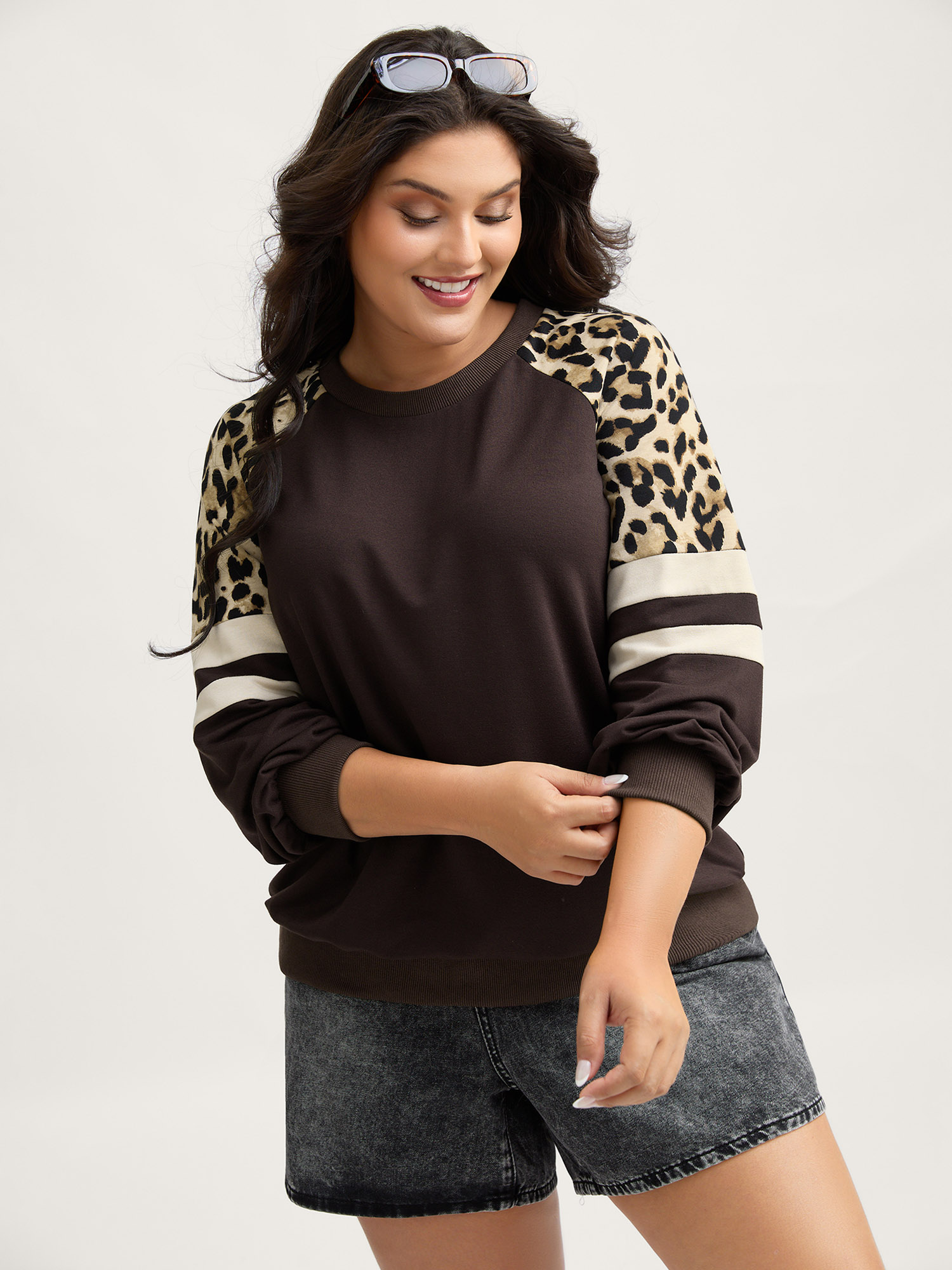 BloomChic Plus Size Leopard Print Stretchy Hem Contrast Sweatshirt - Women's DarkBrown Else Round Neck Comfort Midsection Fit Long Sleeve Americana Daily Sweatshirts 32/5X