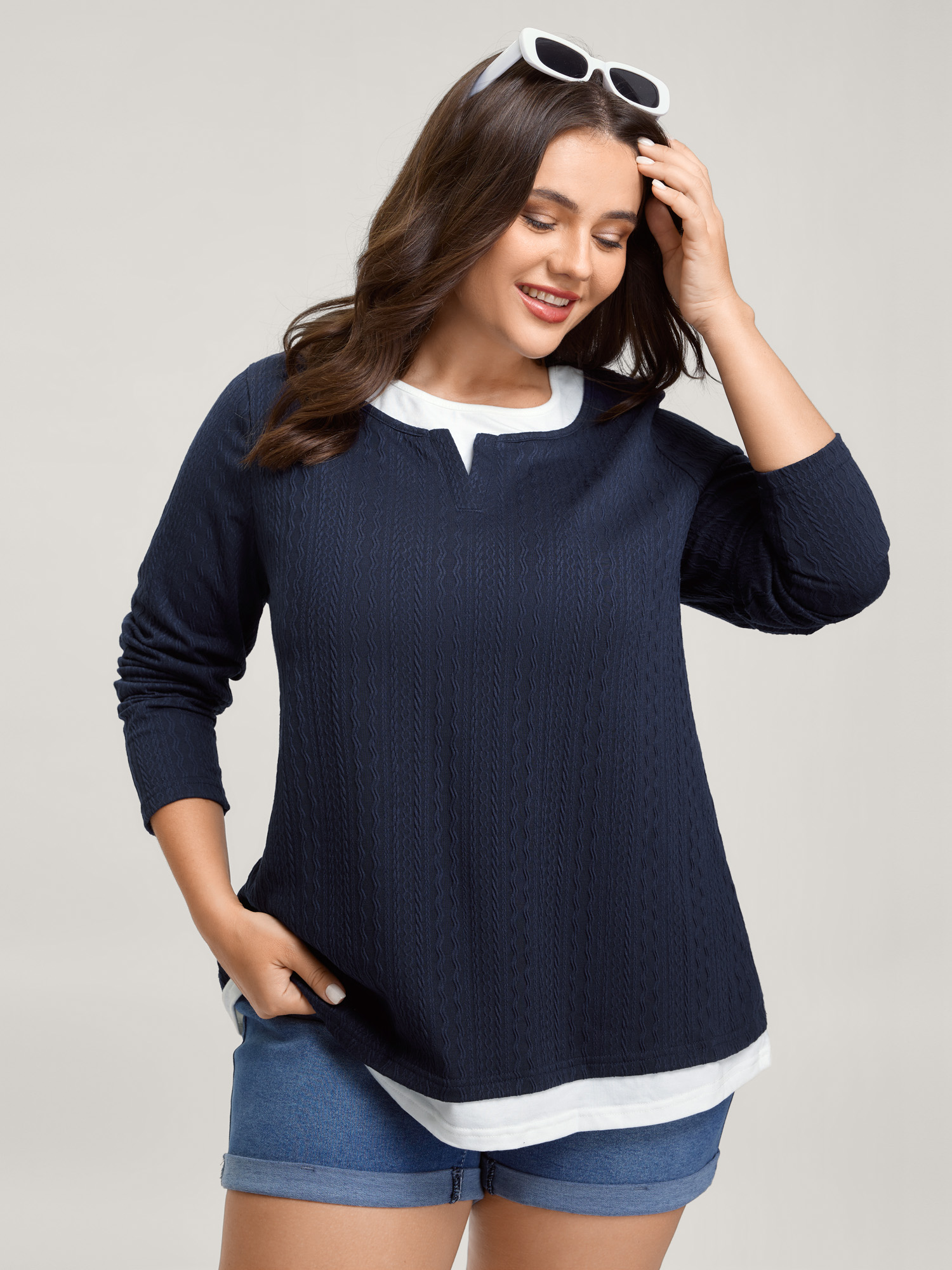 BloomChic Women's Plus Size Textured Spliced Round Neck Solid T-Shirt DarkBlue Solid Everyday-Casual Long Sleeve Round Neck 10/M