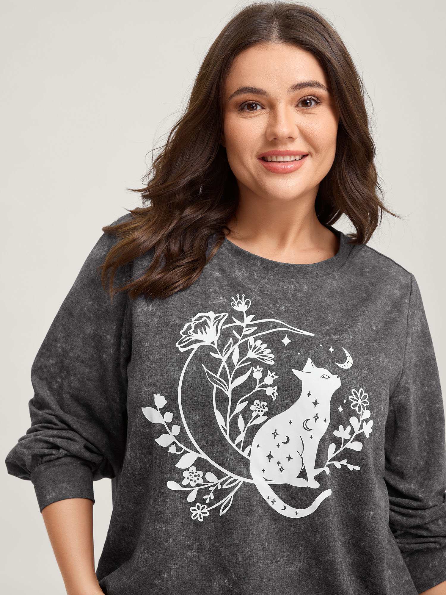 BloomChic Plus Size Midnight Cat Stretchy Solid Sweatshirt - Women's Black Star & Moon Round Neck Comfort Midsection Fit Long Sleeve Leisure Sweatshirts 26-28/3X