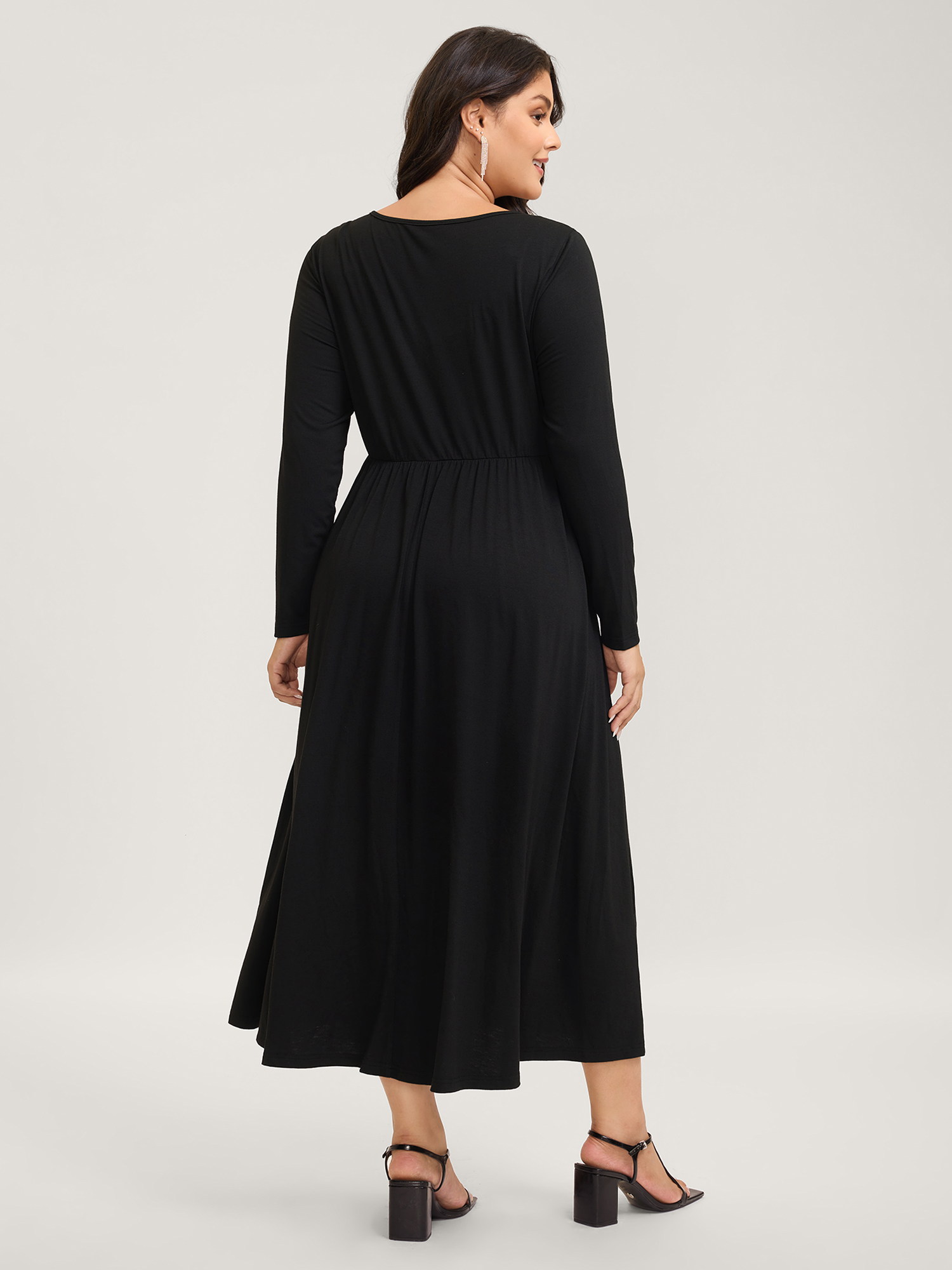 Side view of BloomChic Women's Plus Size Floral Waist-Tie Contrast Maxi Dress Black Party Colorblock Square Neck 14-16/1X
