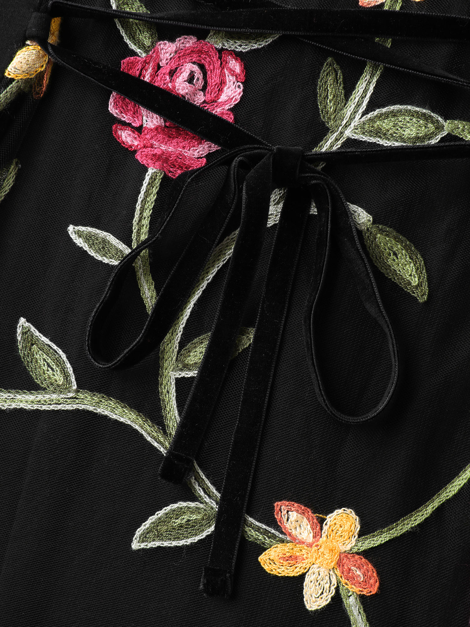 Side view of BloomChic Women's Plus Size Floral Waist-Tie Contrast Maxi Dress Black Party Colorblock Square Neck 14-16/1X