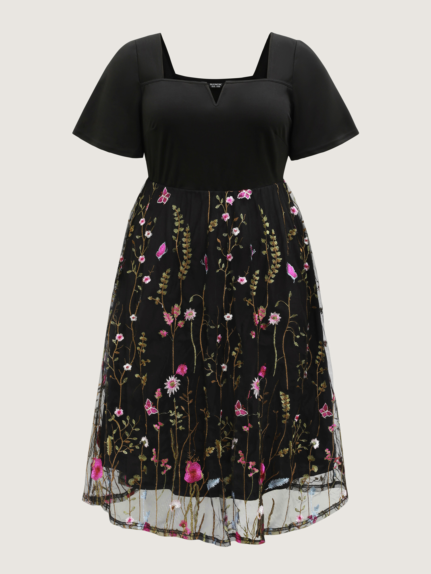 Side view of BloomChic Women's Plus Size Floral Lined Contrast Square Neck Midi Dress Black Party Midi Ruffles 10/M