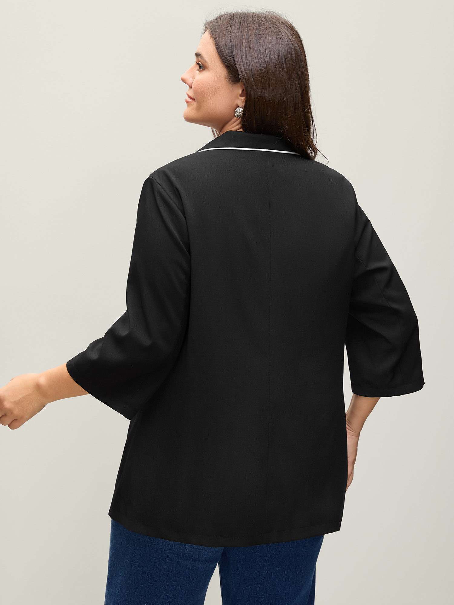 Side view of BloomChic Women's Plus Size Contrast Pockets Three-Quarter Sleeve Blazer Black Woven ribbon&lace trim Sleeve 3/4 Sleeve 22-24/3X