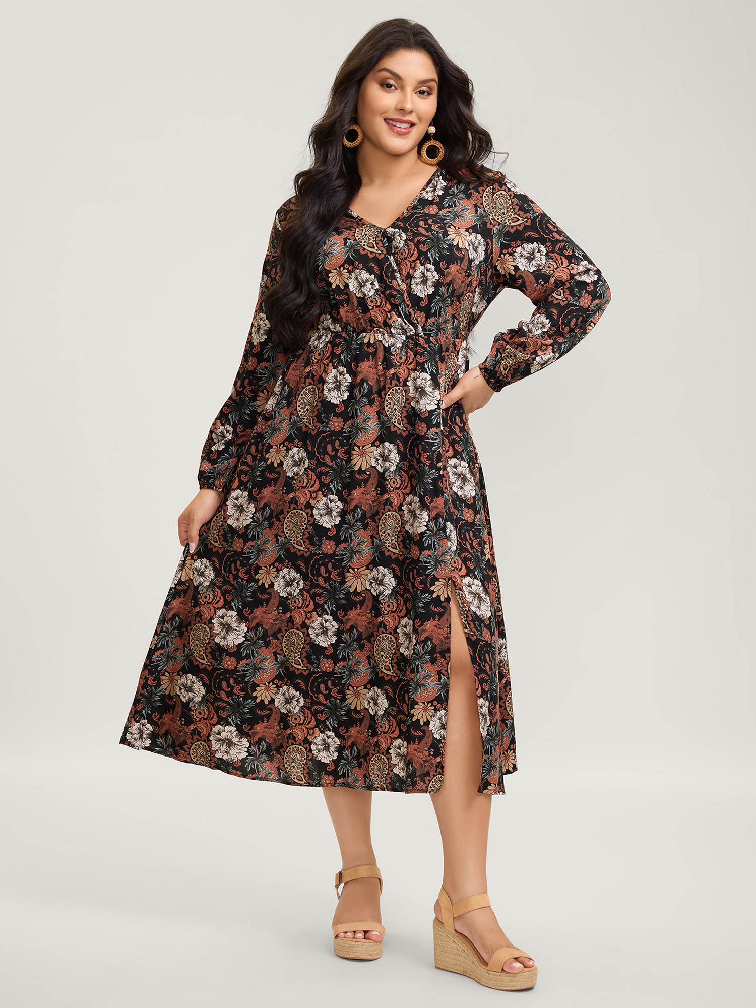 BloomChic Women's Plus Size Fall Floral Print Surplice Neck Midi Dress BlackFlower Paisley Midi Vacation Overlapping 22-24/3X