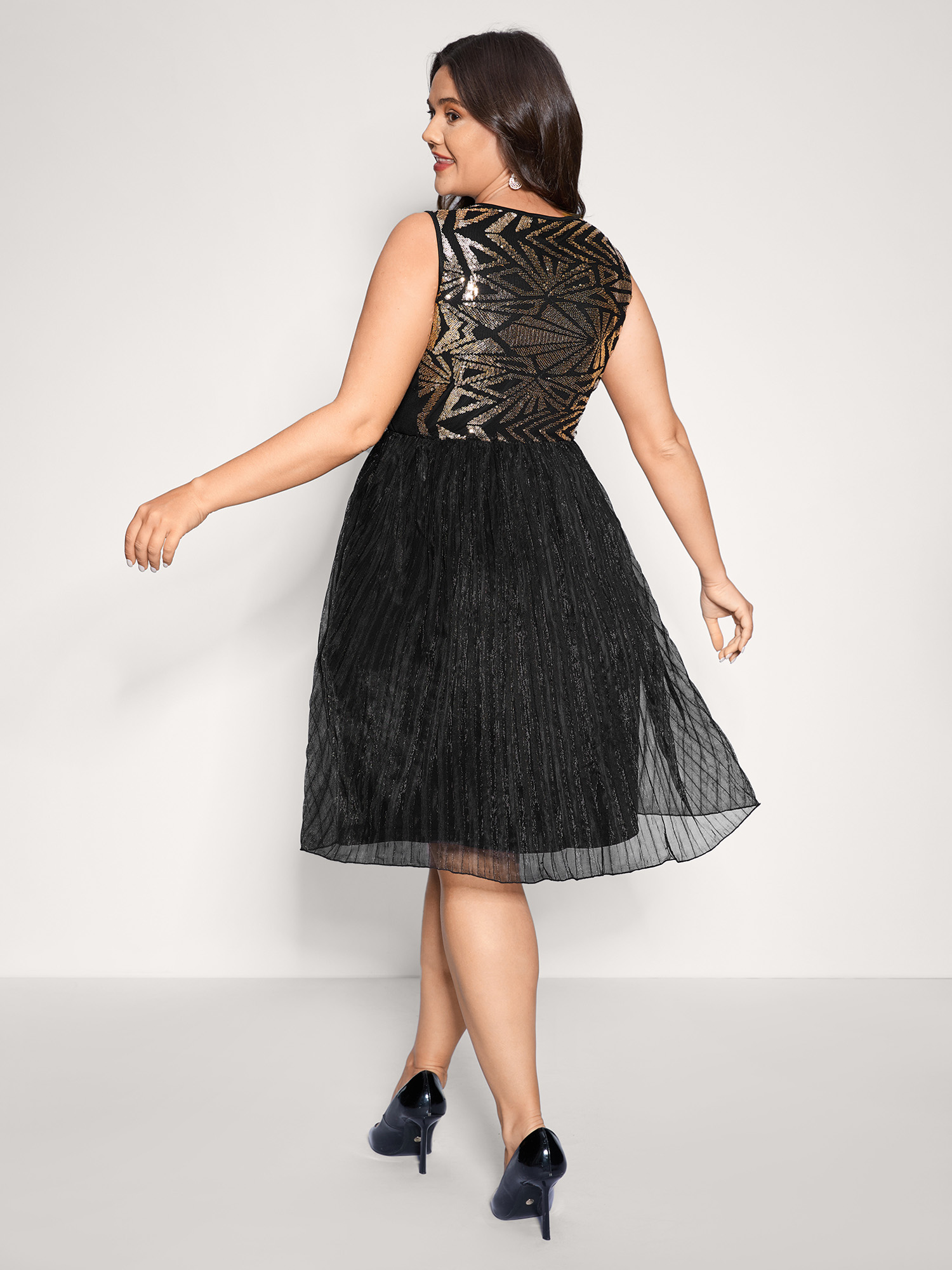 Side view of BloomChic Women's Plus Size Shimmery Padded V-Neck Pleated Midi Dress Multicolor Party Knee Non 30/6X