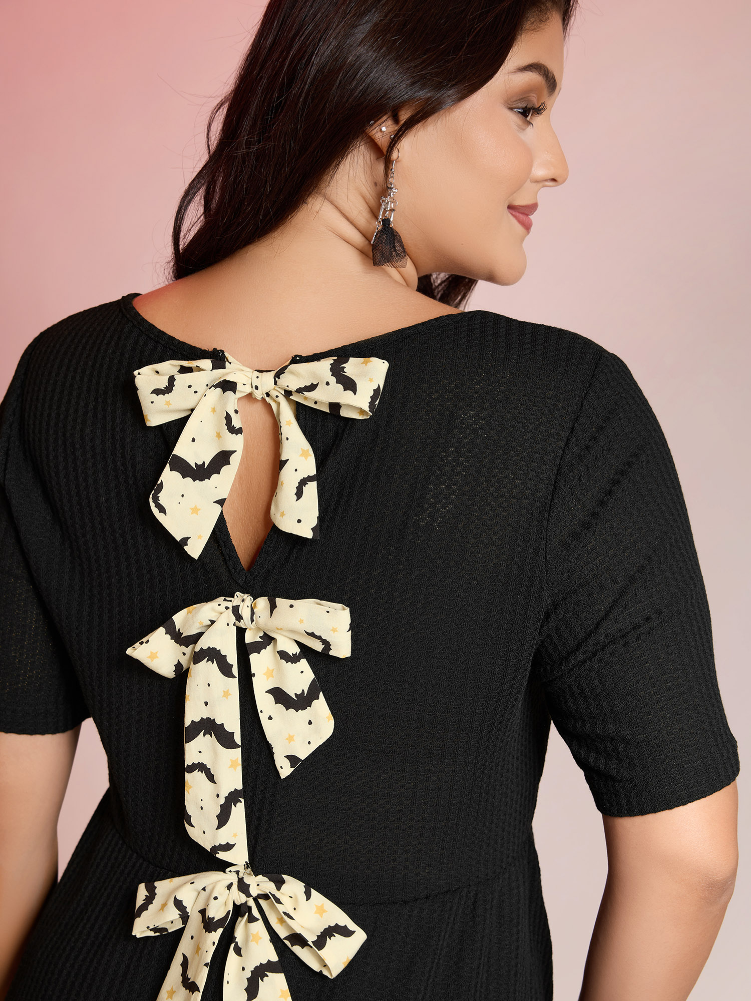 BloomChic Women's Plus Size Halloween Back Ties Fit Flared T-Shirt Black Non Everyday-Elegant Half Sleeve 14-16/1X