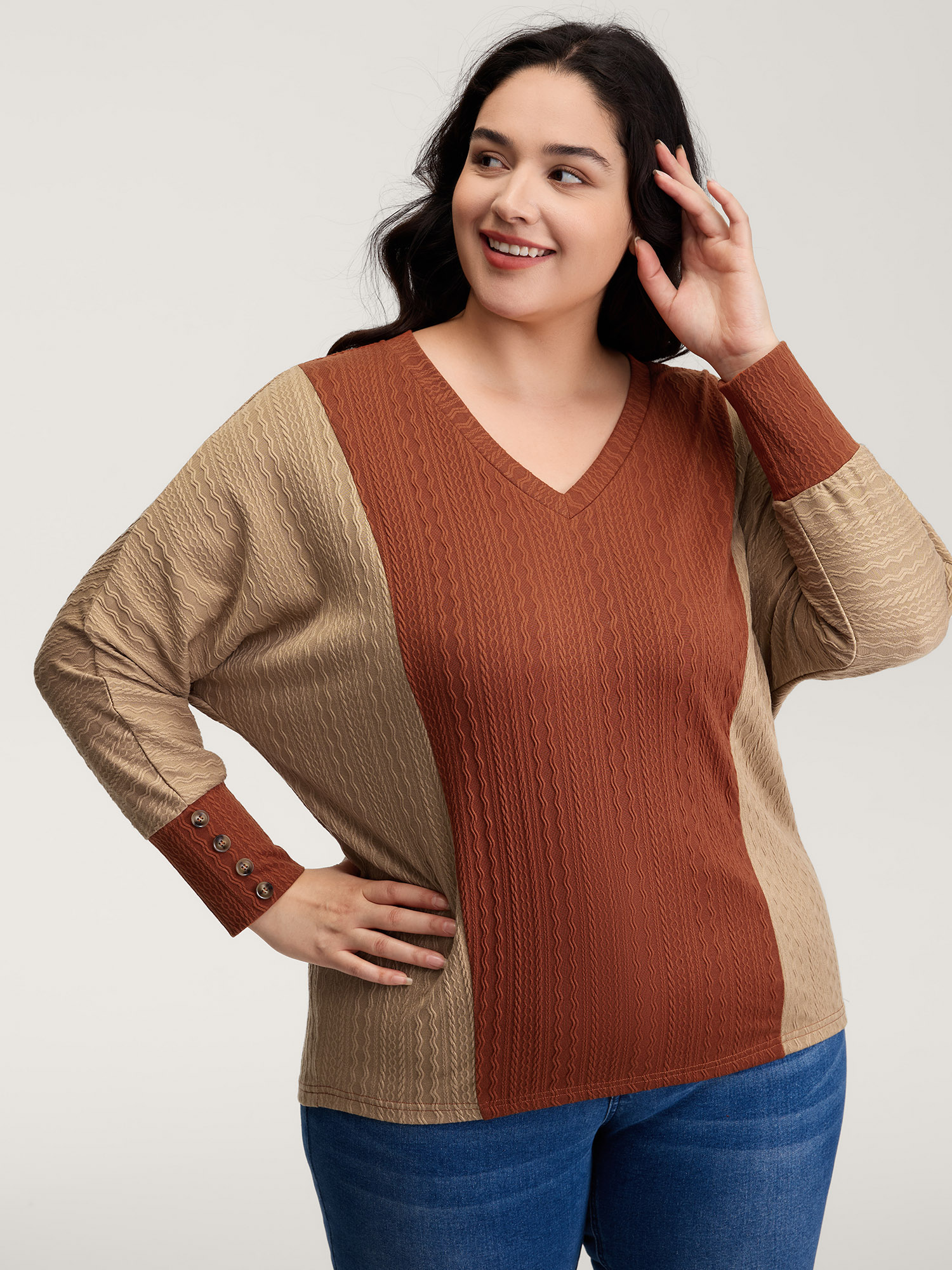 BloomChic Women's Plus Size Colorblock Textured V-Neck T-Shirt LightBrown Geometric Everyday-Casual Long Sleeve 10/M