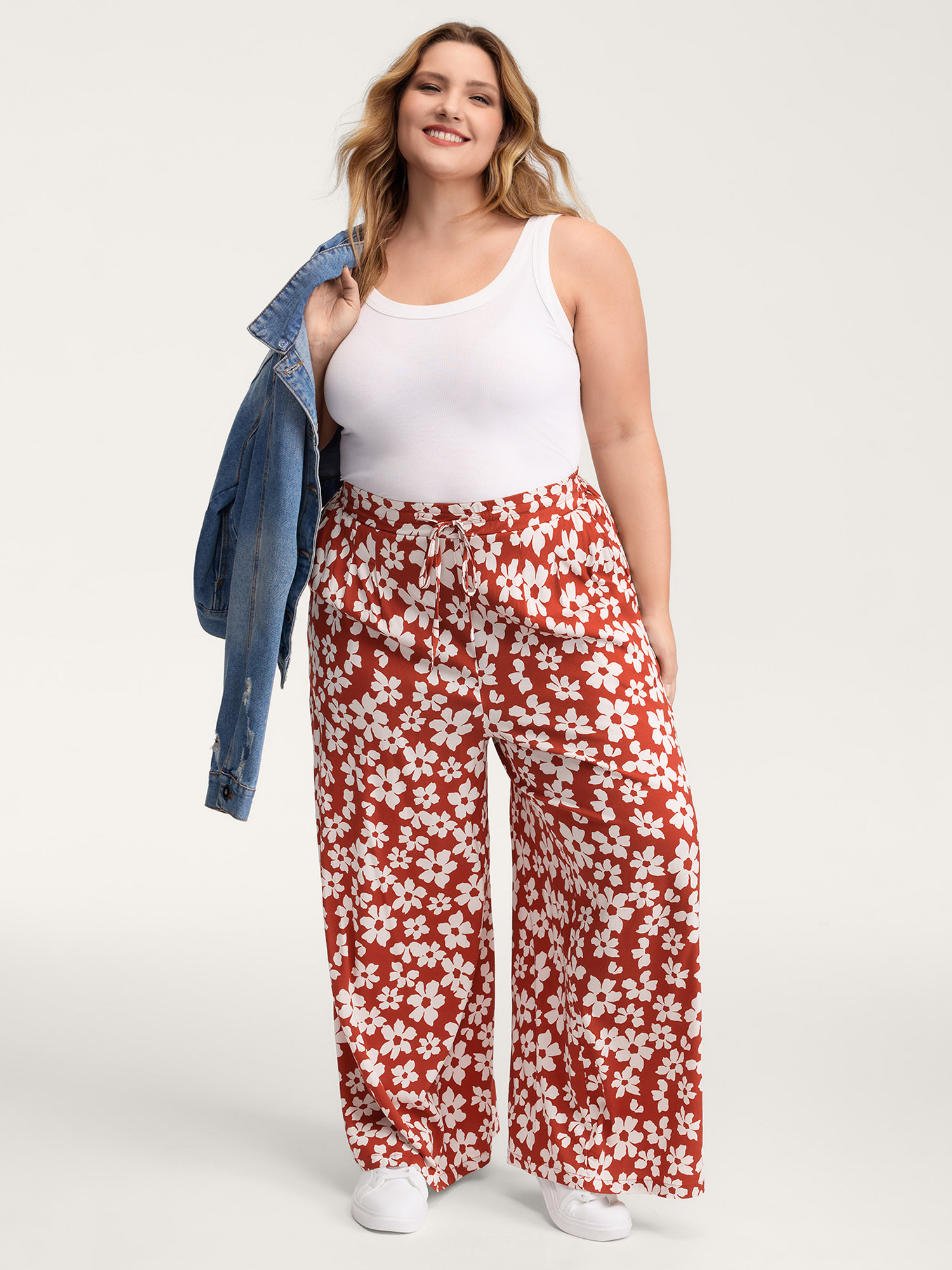 BloomChic Women's Plus Size Floral Print Wide-Leg Drawstring Pants Maroon Floral Wide leg Mid Rise 10/M