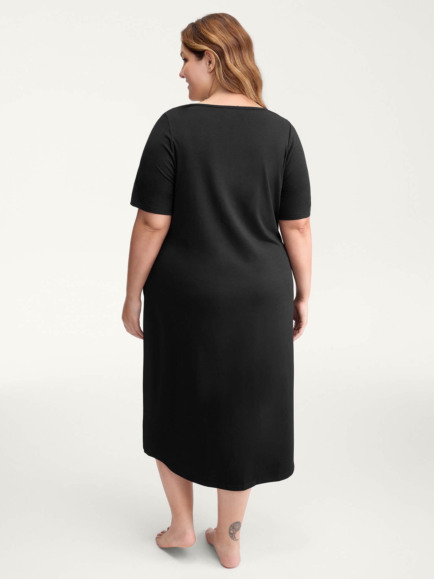 Side view of BloomChic Women's Plus Size Happy Cat Print Stretchy Contrast Nightgown Black Short sleeve Round Neck 30/6X
