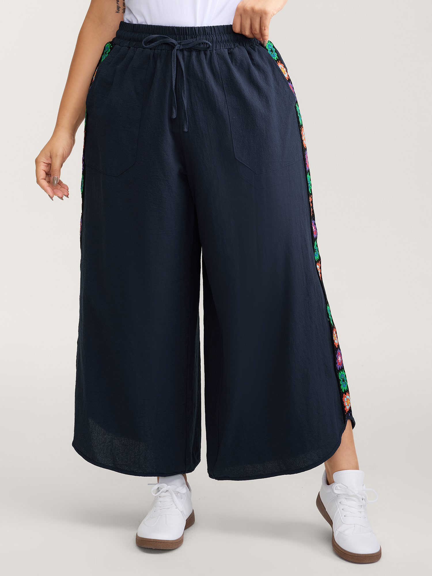 BloomChic Women's Plus Size Waist Drawstring Wide-Leg Pants Indigo Wide leg Mid Rise 10/M