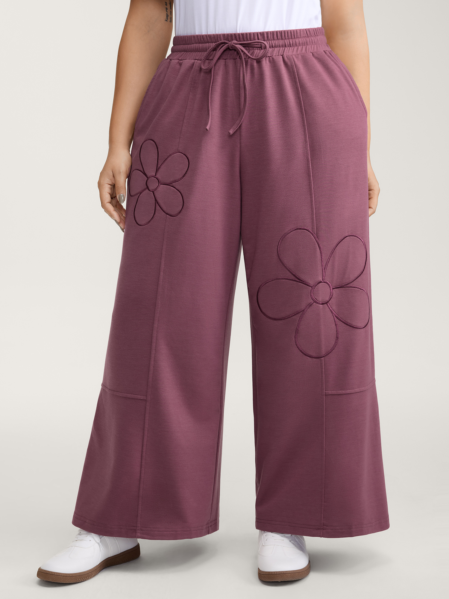 BloomChic Women's Plus Size Applique Embroidery Drawstring Wide-Leg Pants Deepred Floral Wide leg Mid Rise 10/M