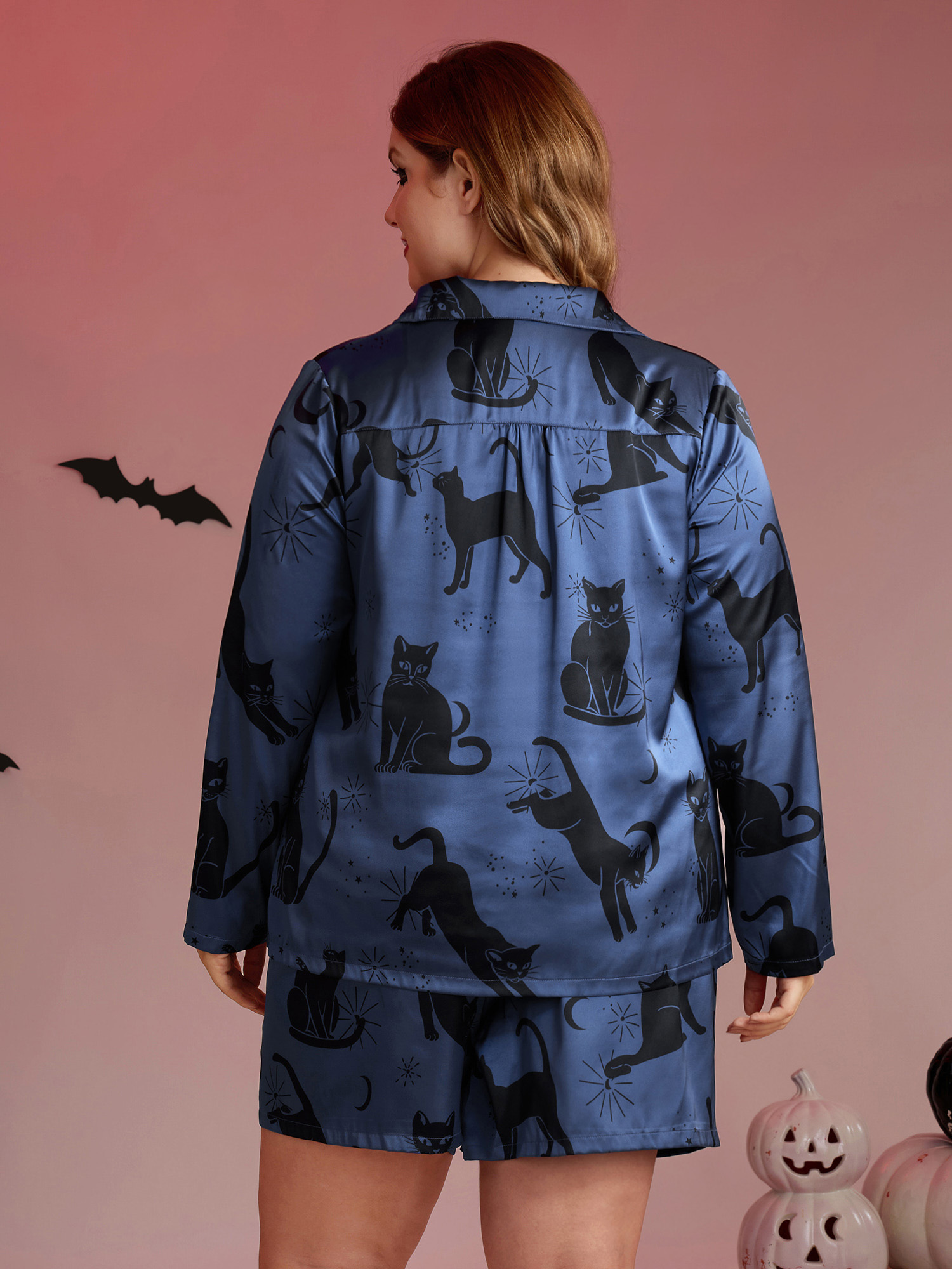 Side view of BloomChic Women's Plus Size Cats Print Pockets Stretchy Co-ord Pajama Set Mediumblue Graphic-Halloween 14-16/1X
