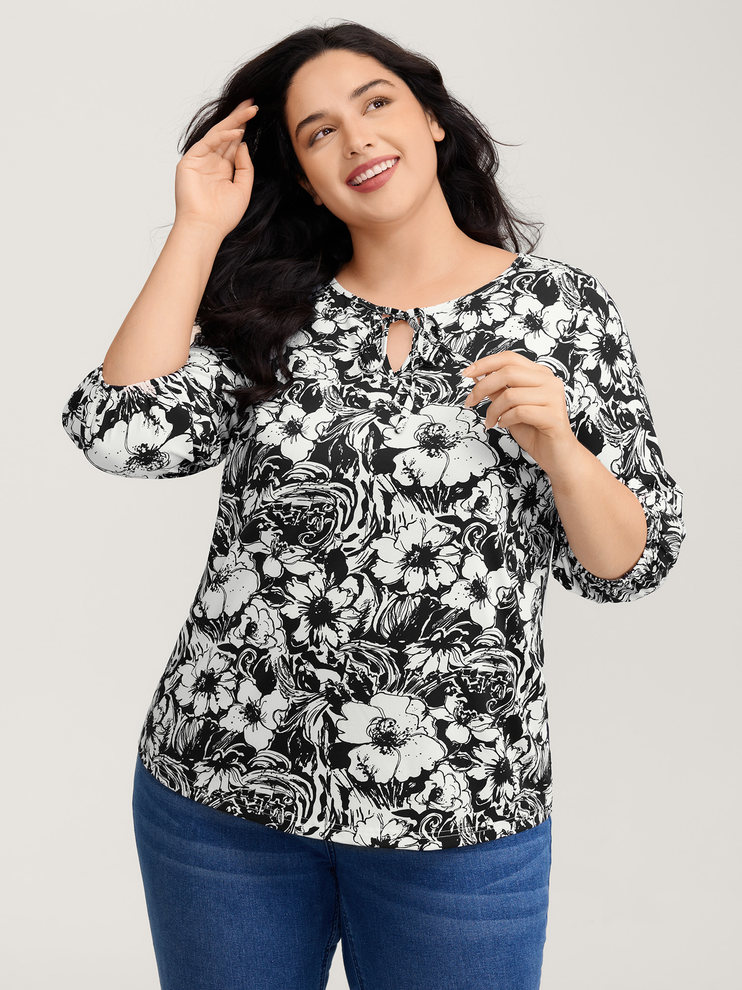 BloomChic Women's Plus Size Stretchy Silhouette Flower Knit Top BlackFlower 3/4 Sleeve Everyday-Casual 10/M