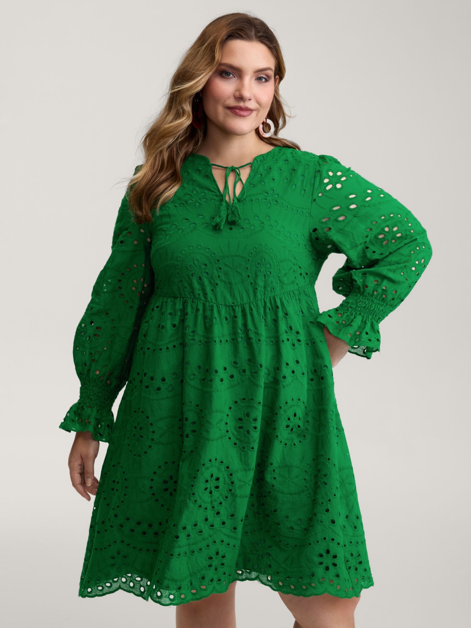 BloomChic Women's Plus Size Eyelet Embroidery Shirred Cuffs Mini Dress Emerald Solid Mini Vacation Tassels 10/M