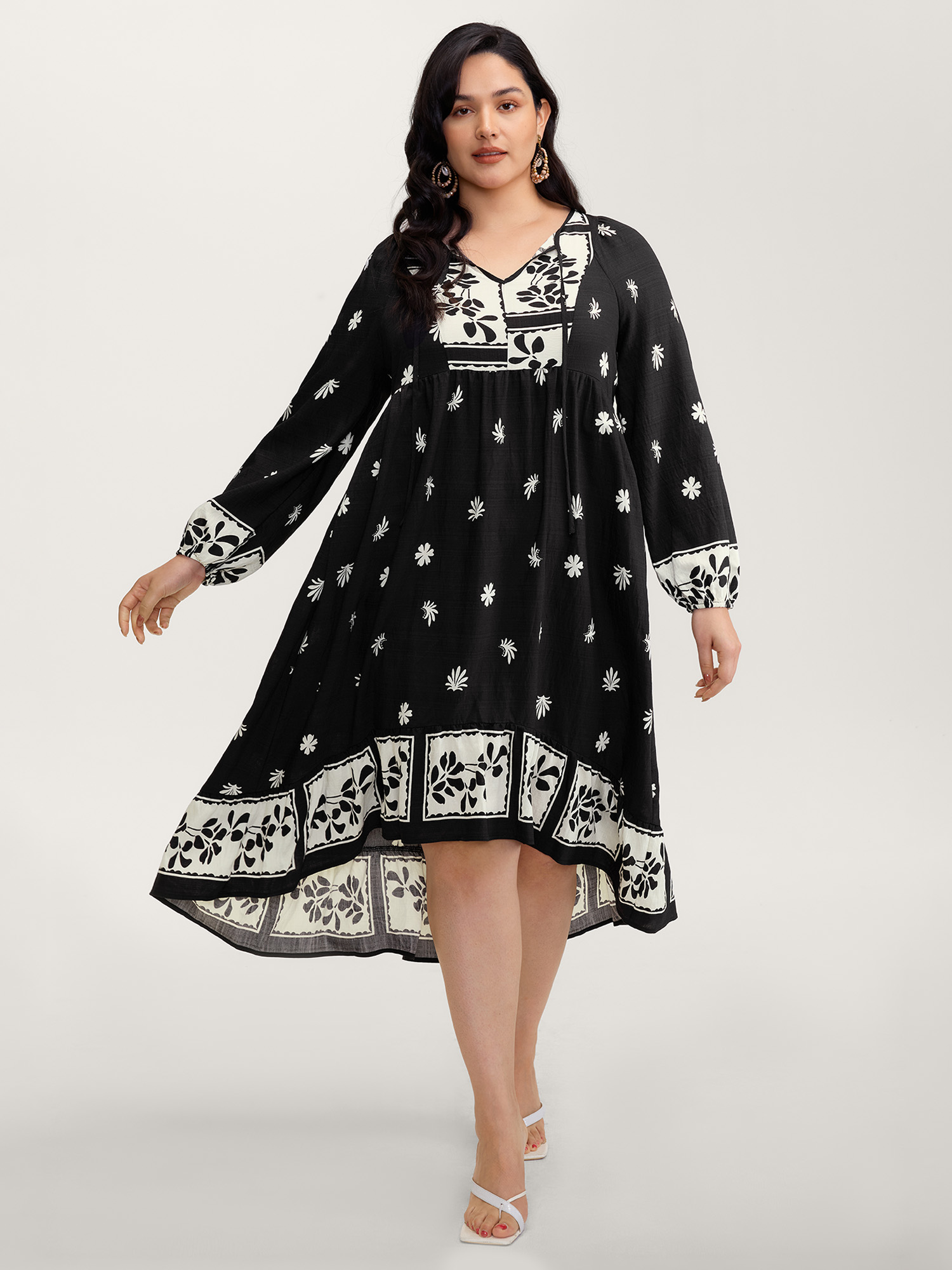 BloomChic Women's Plus Size Floral Print Pockets A-Line Flowy Midi Dress Black Midi Vacation Colorblock 12/L